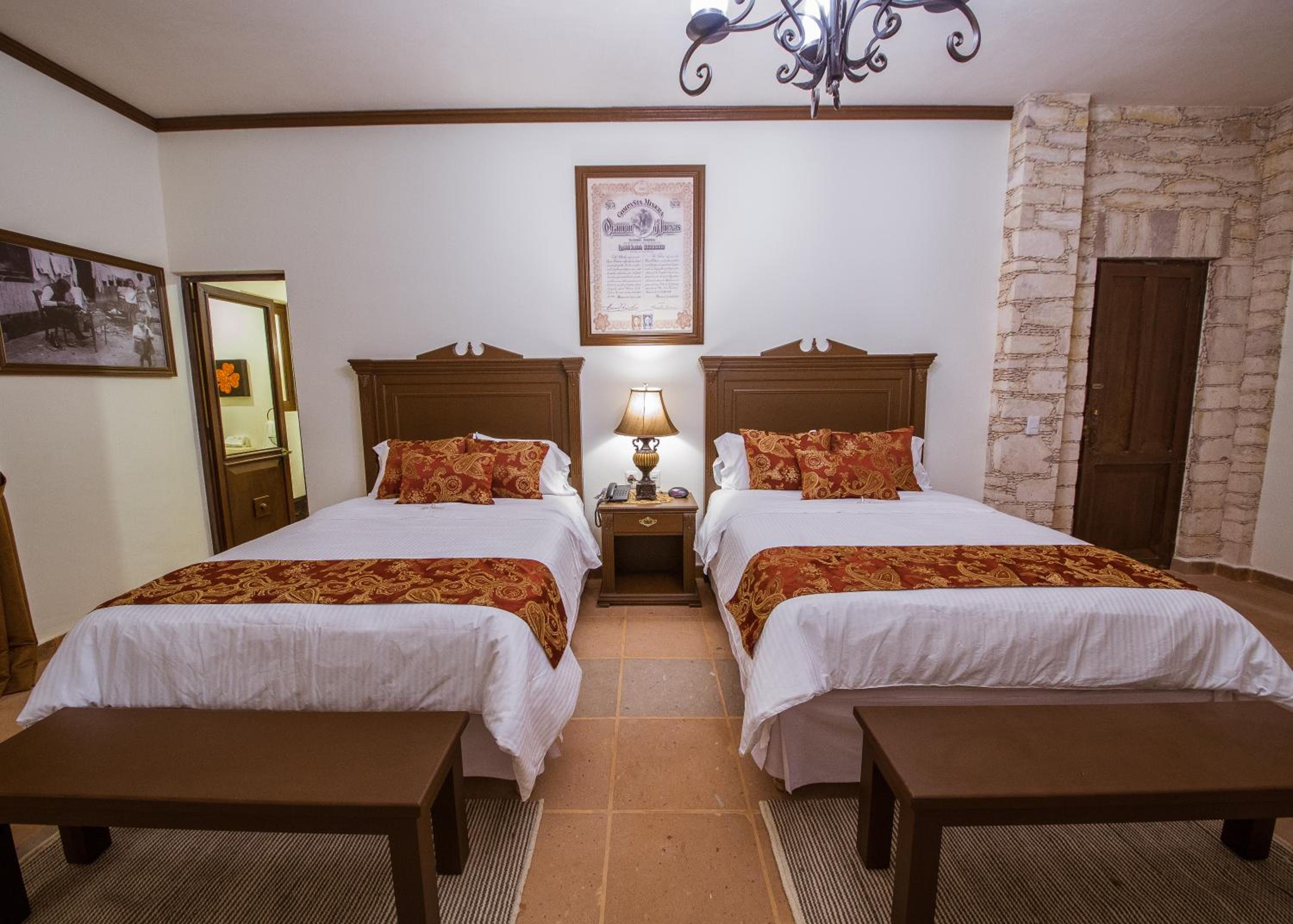 Deluxe Suite with Spa Bath