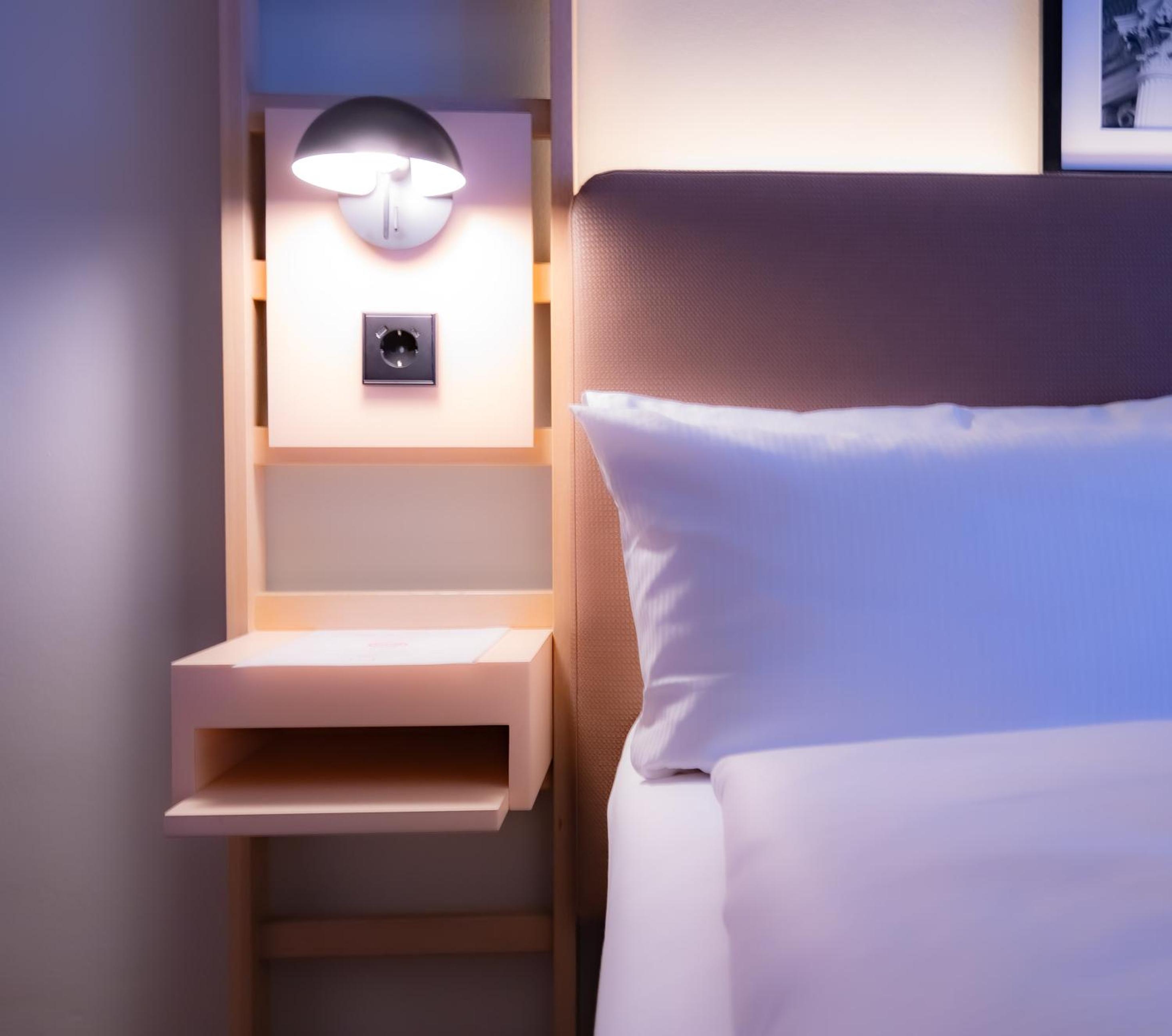 Superior Room - 1 King Bed