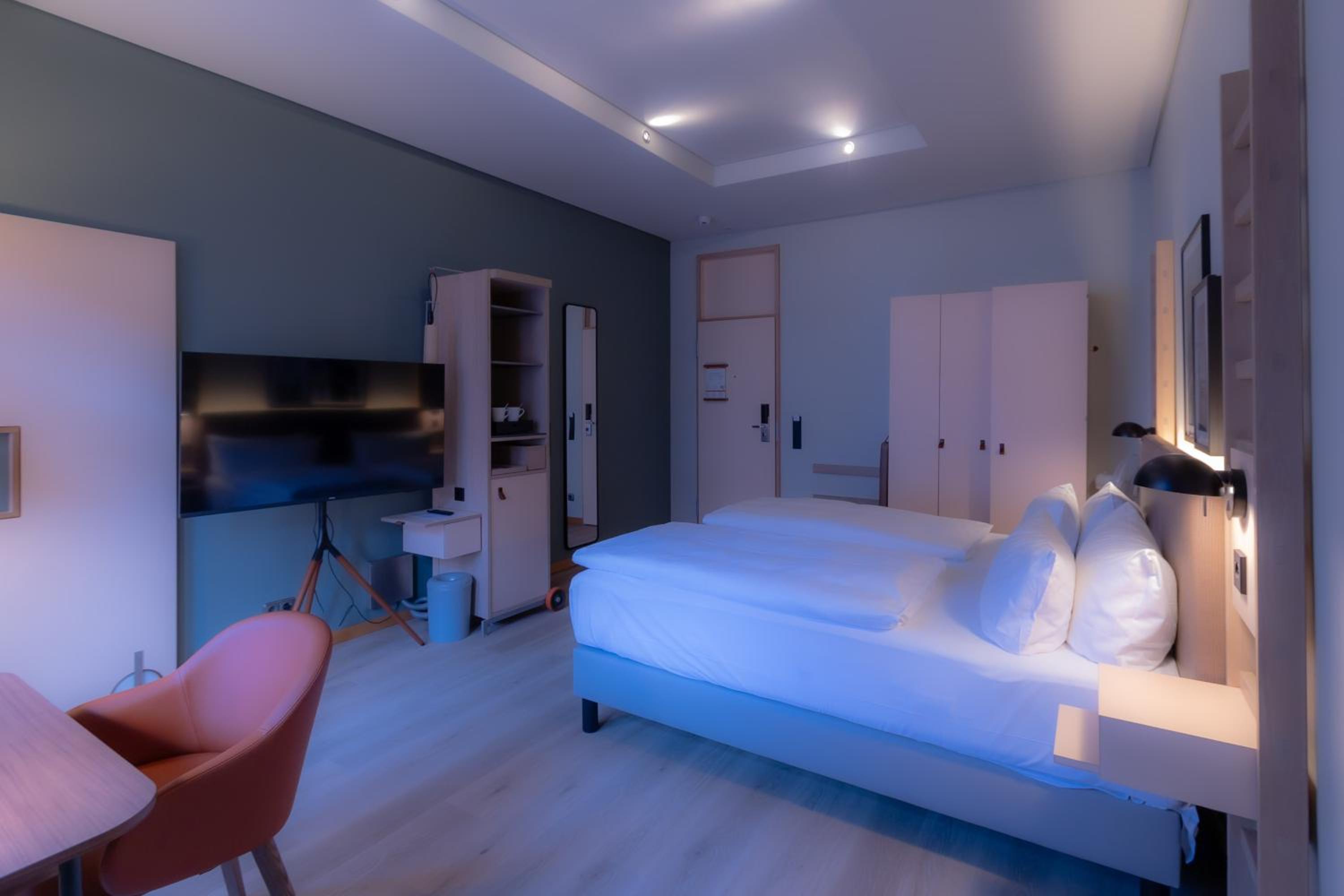 Superior Room - 1 King Bed photo 2