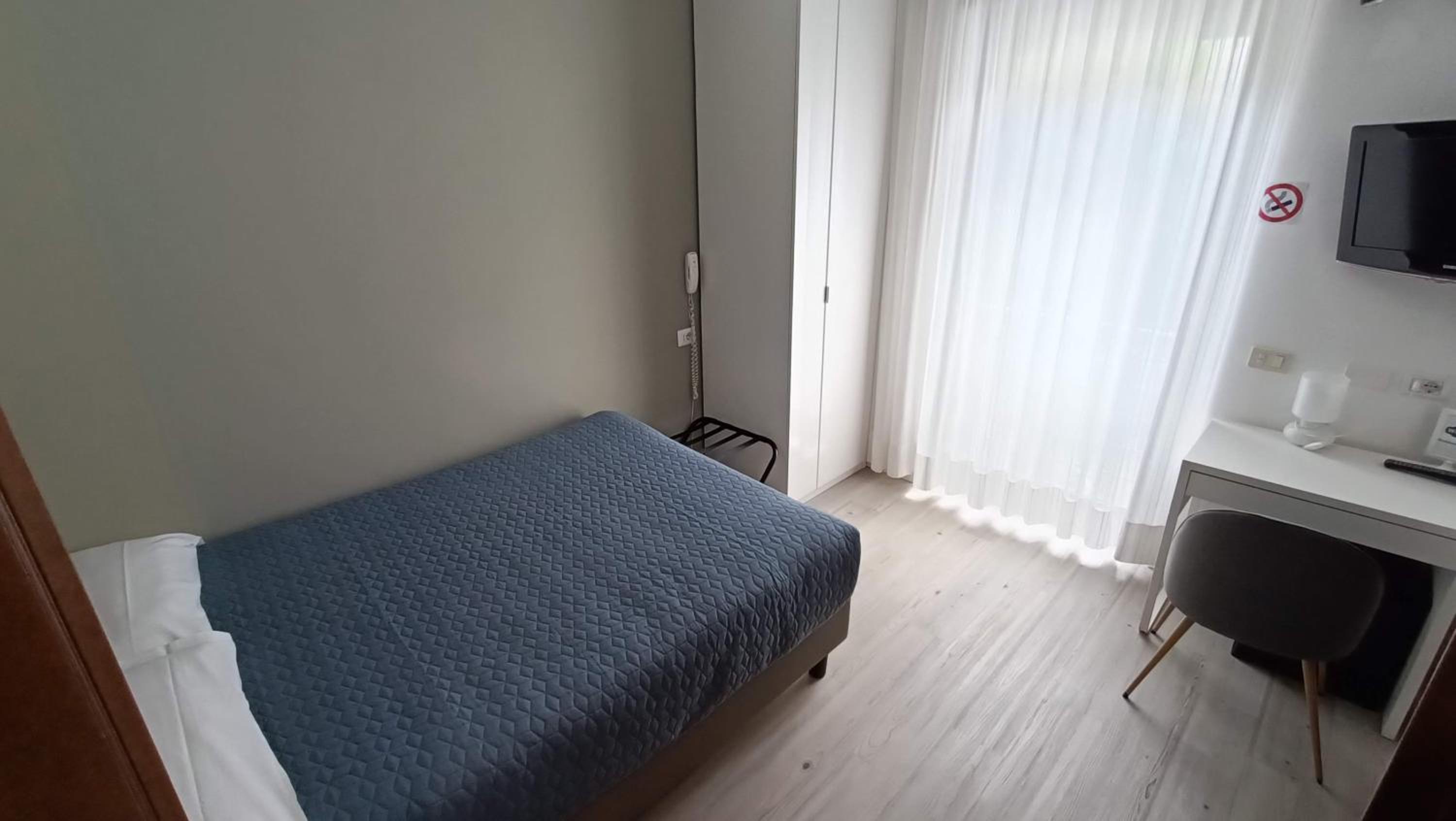 Single Room photo 3