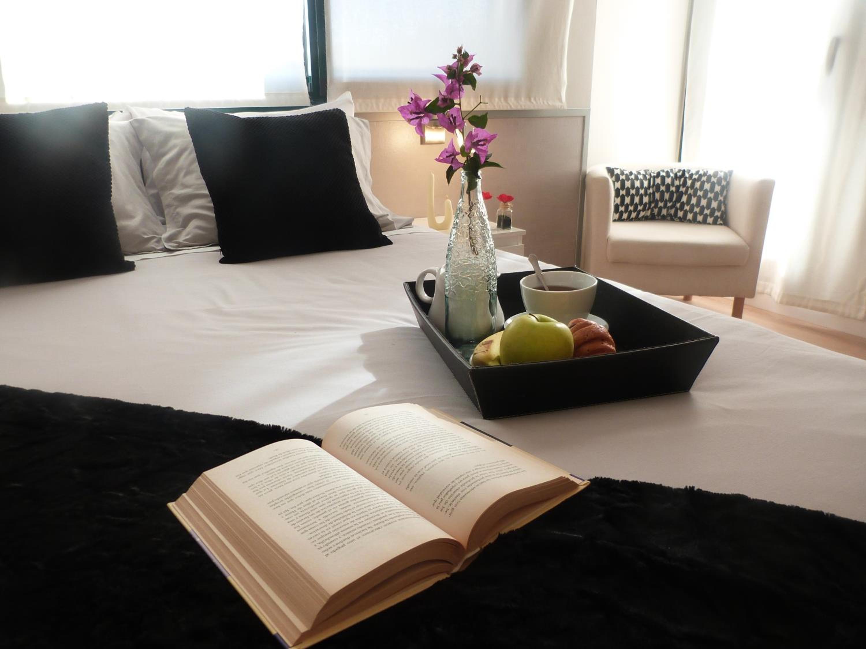 Queen Studio with Sofa Bed photo 1