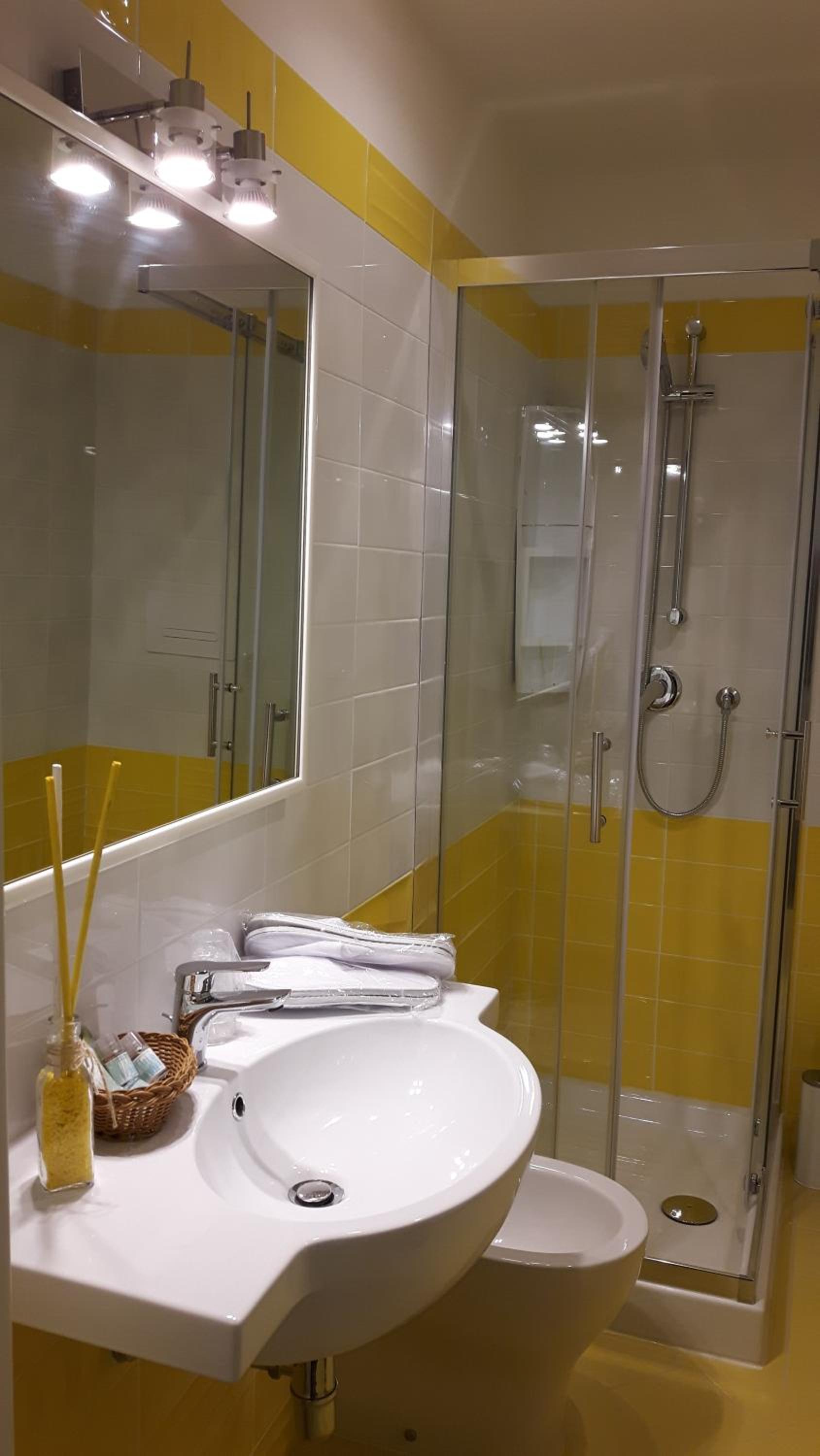 Double Room - Photo 4