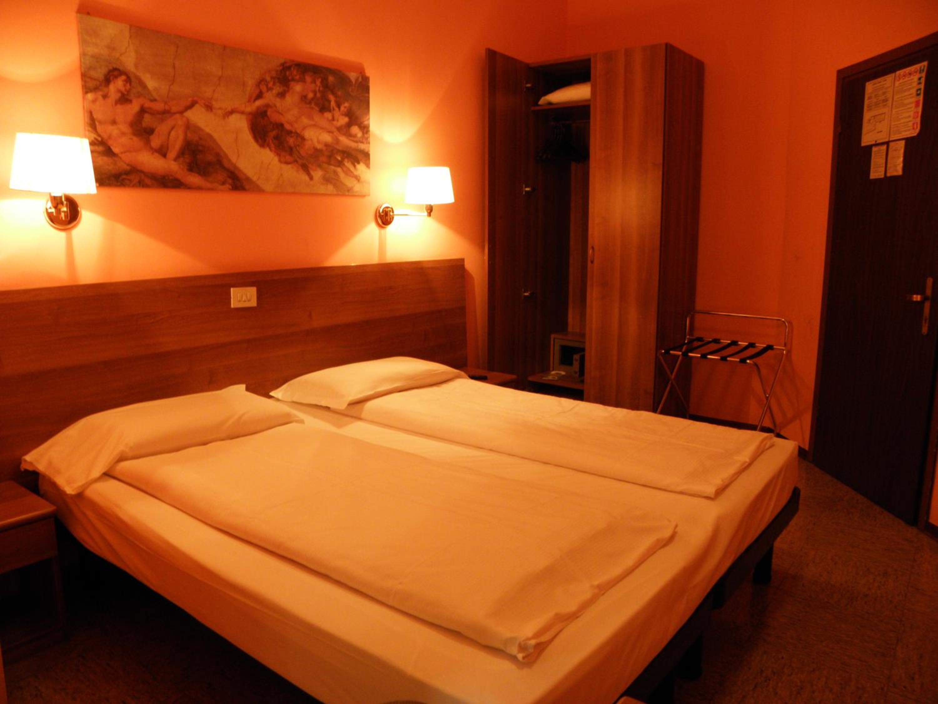 Double Room Economy photo 2