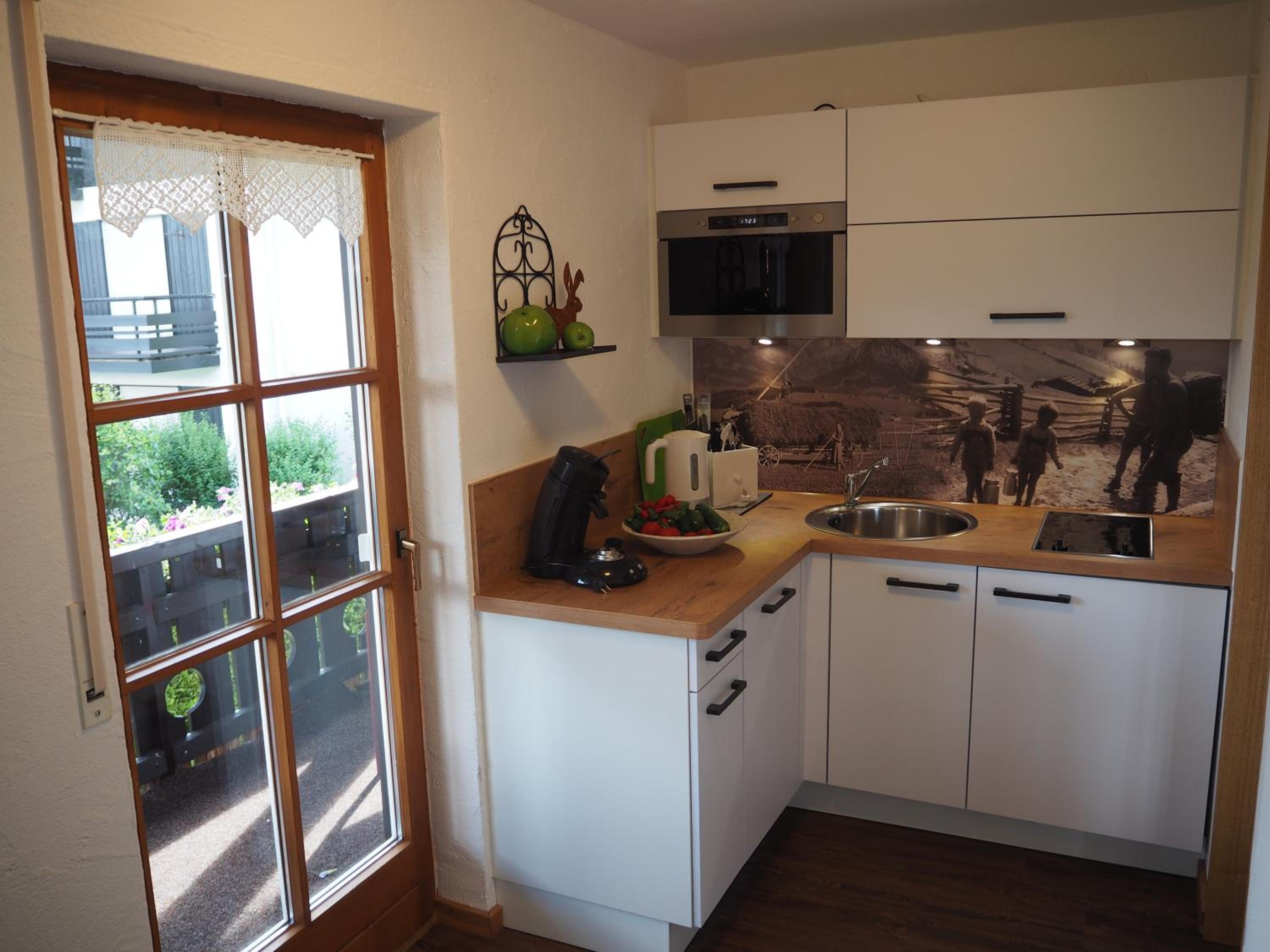 Apartment with Mountain View photo 3
