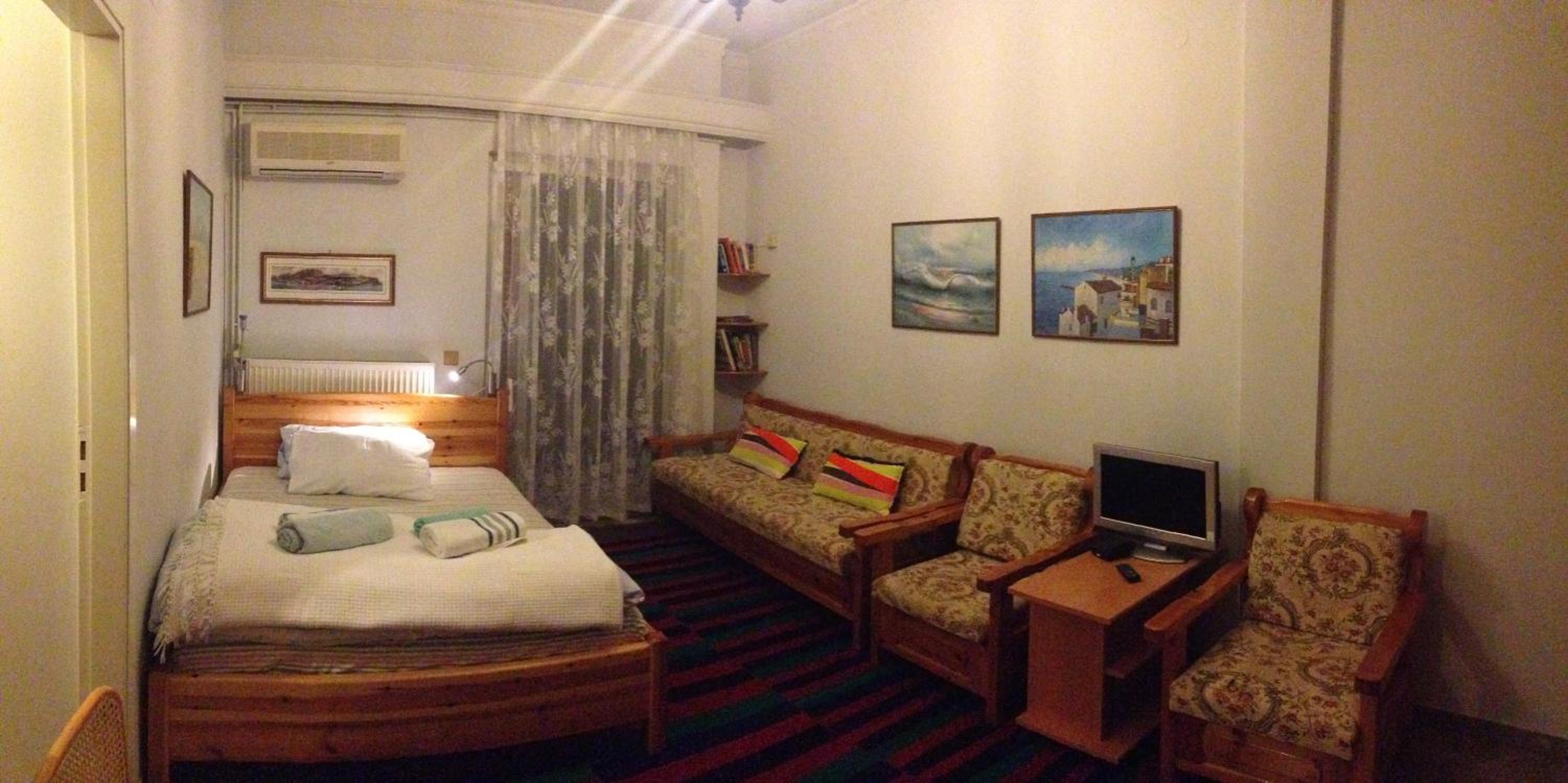 One-Bedroom Apartment - Photo 10