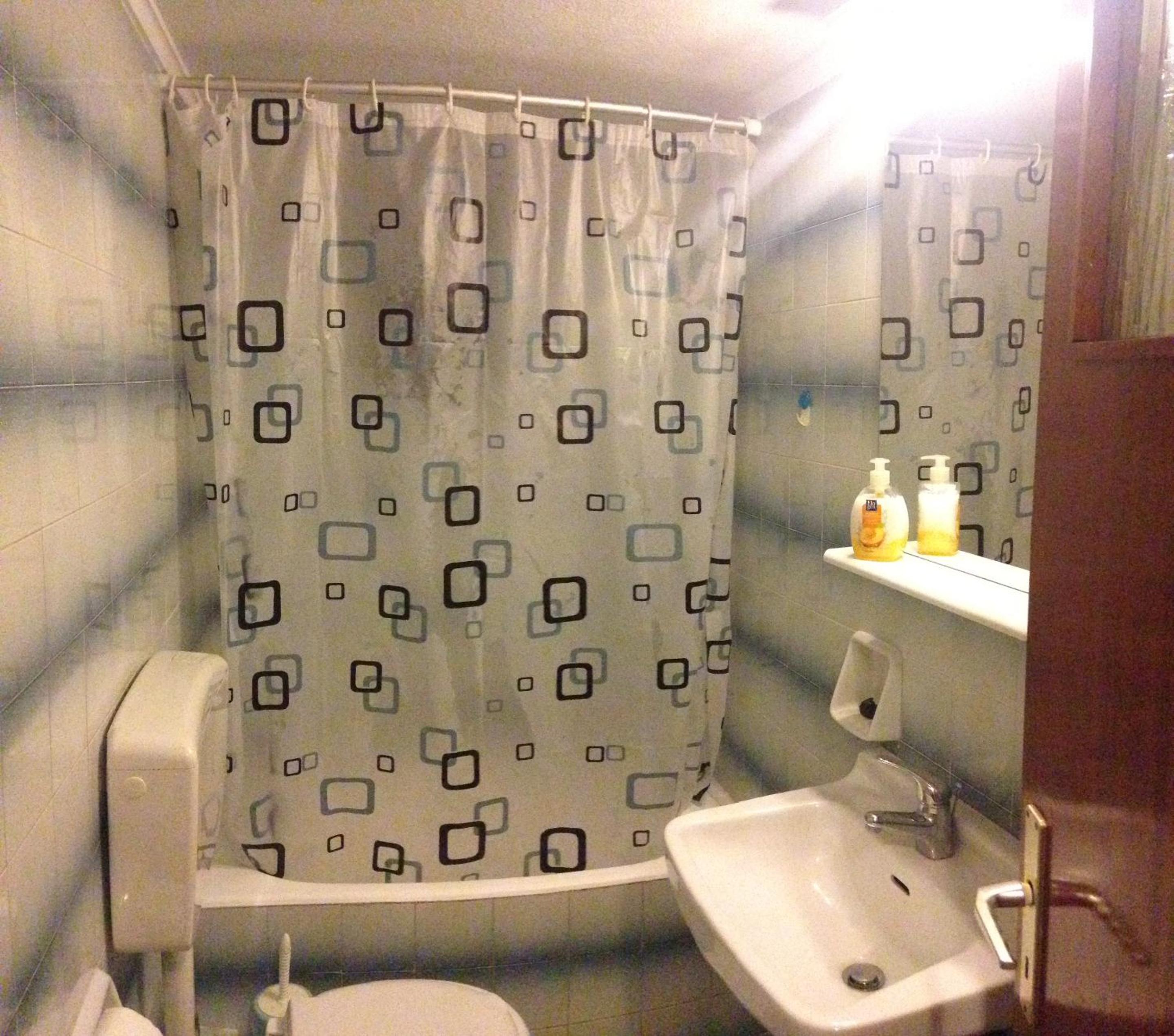 One-Bedroom Apartment - Photo 11