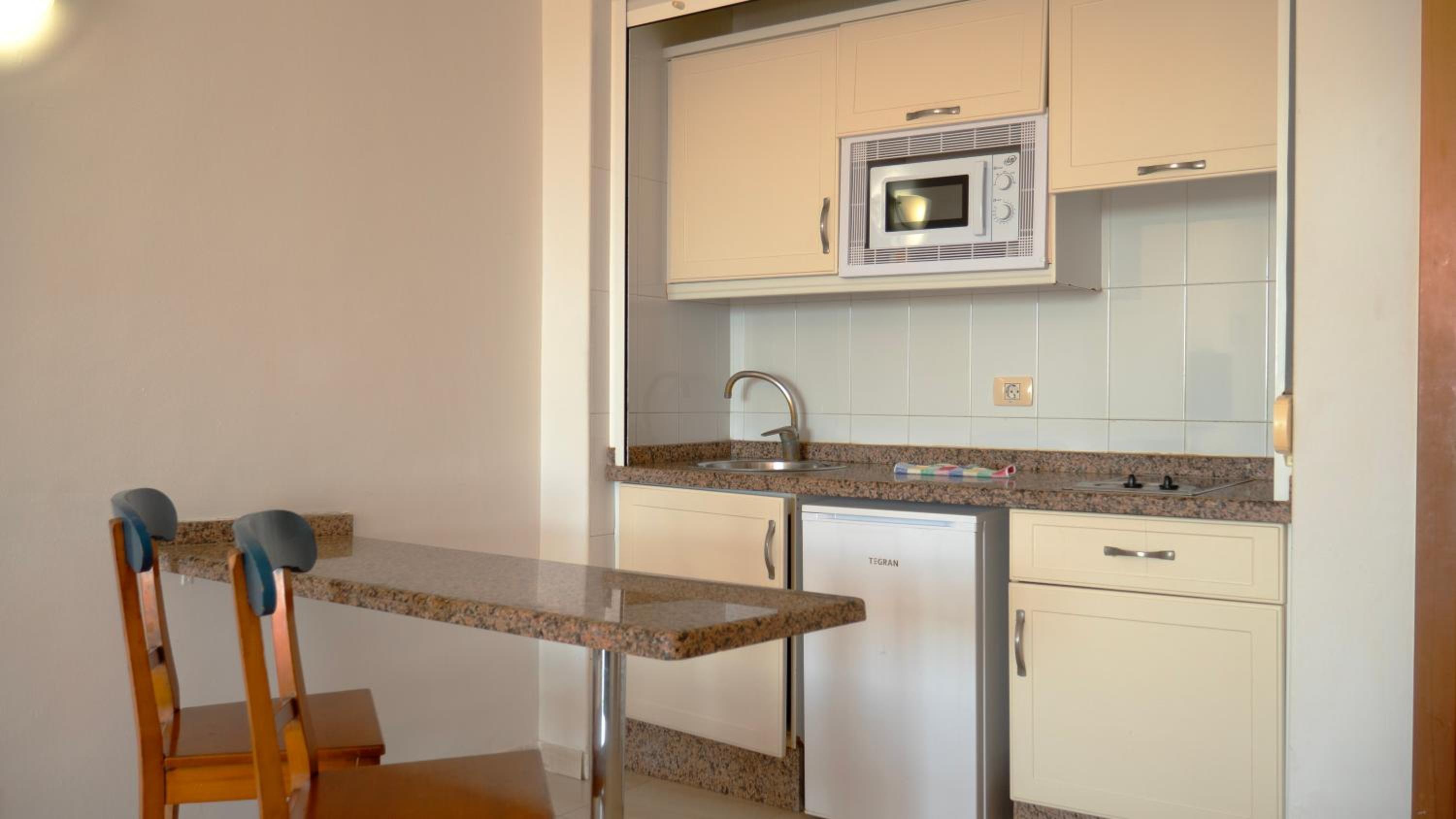 Budget One- Bedroom Apartment  photo 2