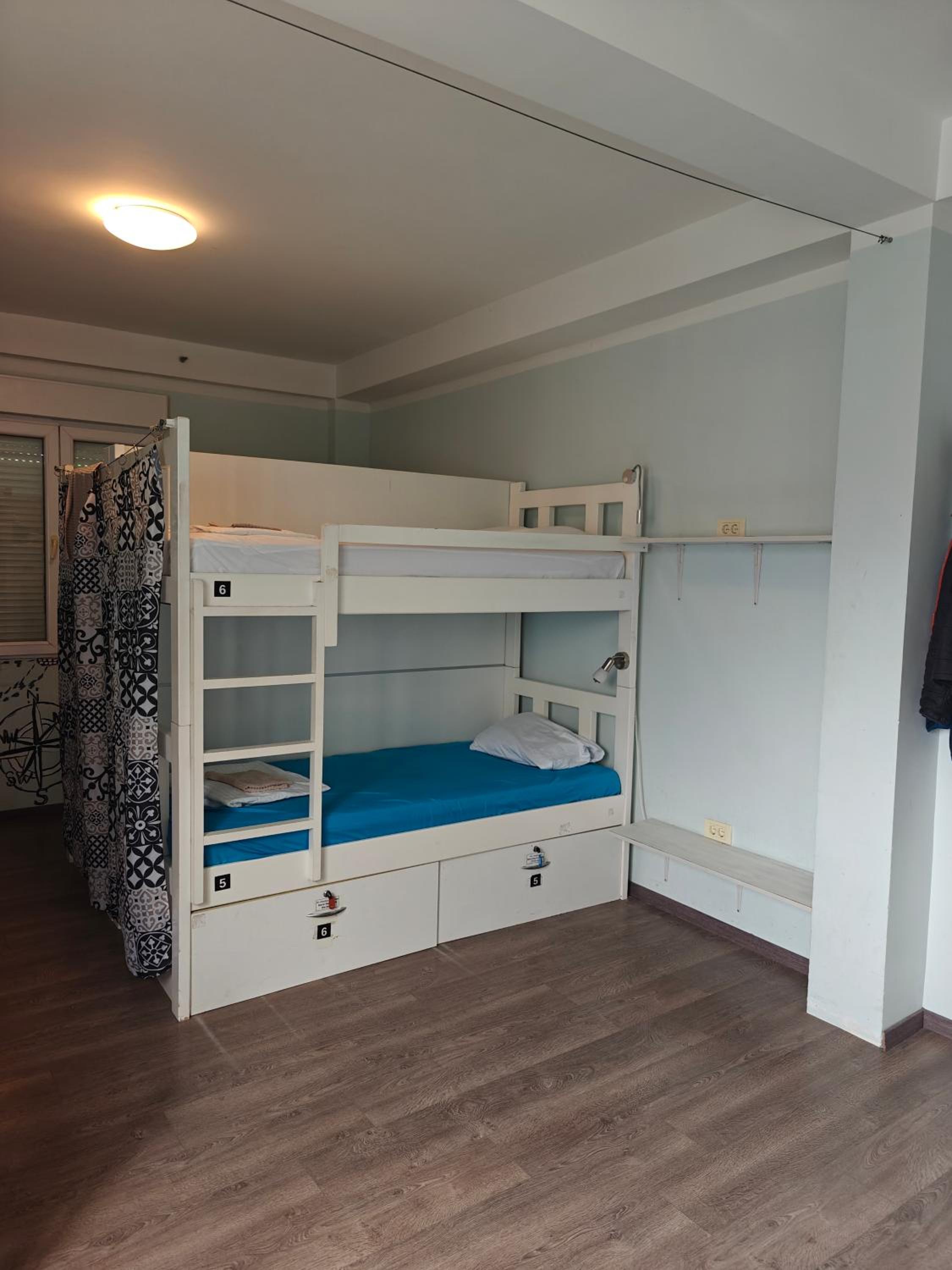 Bed in 8-Bed Mixed Dormitory Room