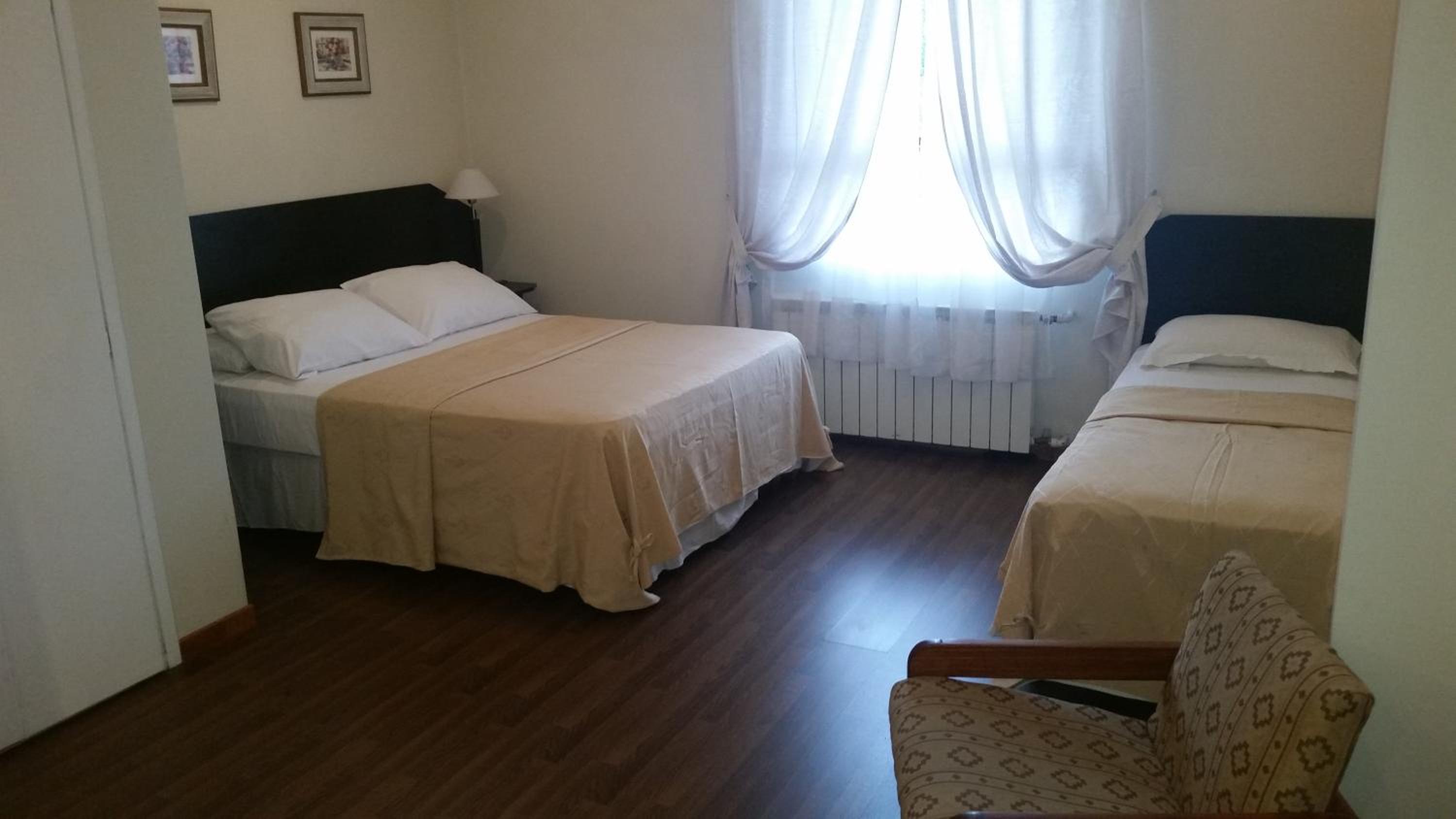 Apartment (3 Adults)