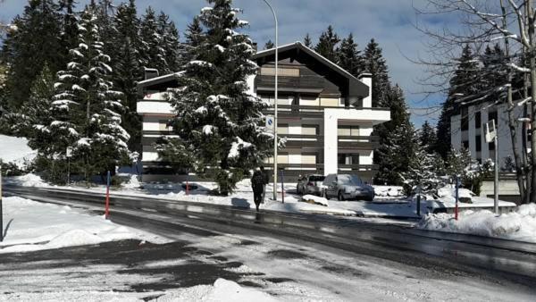 Apartment with Mountain View photo 3