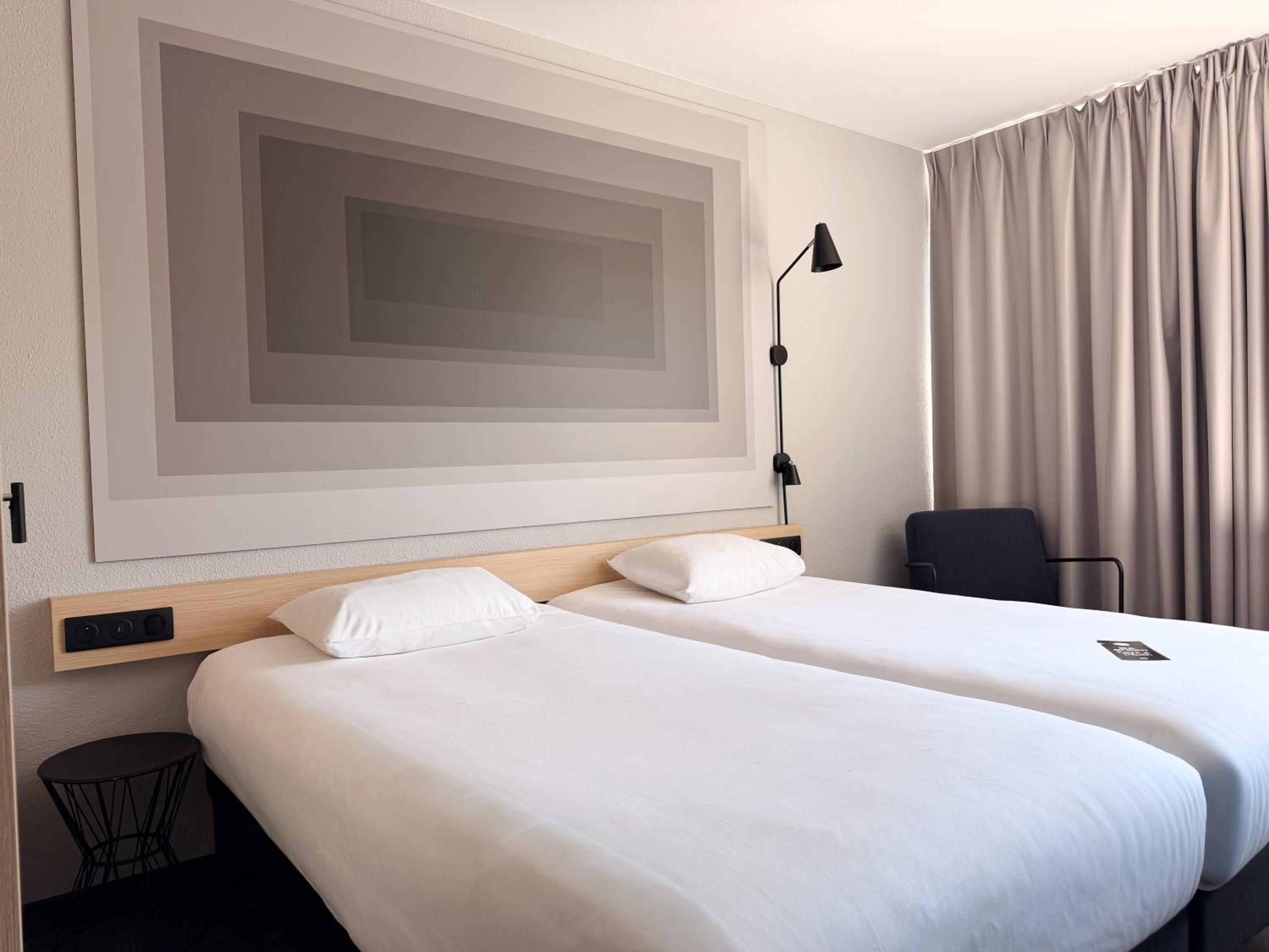 Standard Room with Two Single Beds