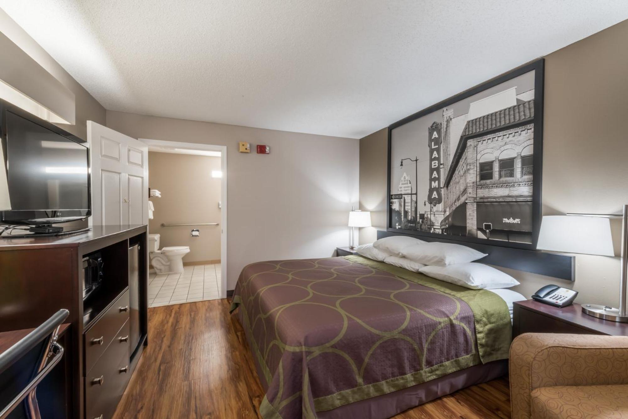 King Room - Disability Access - Non-Smoking - Photo 2