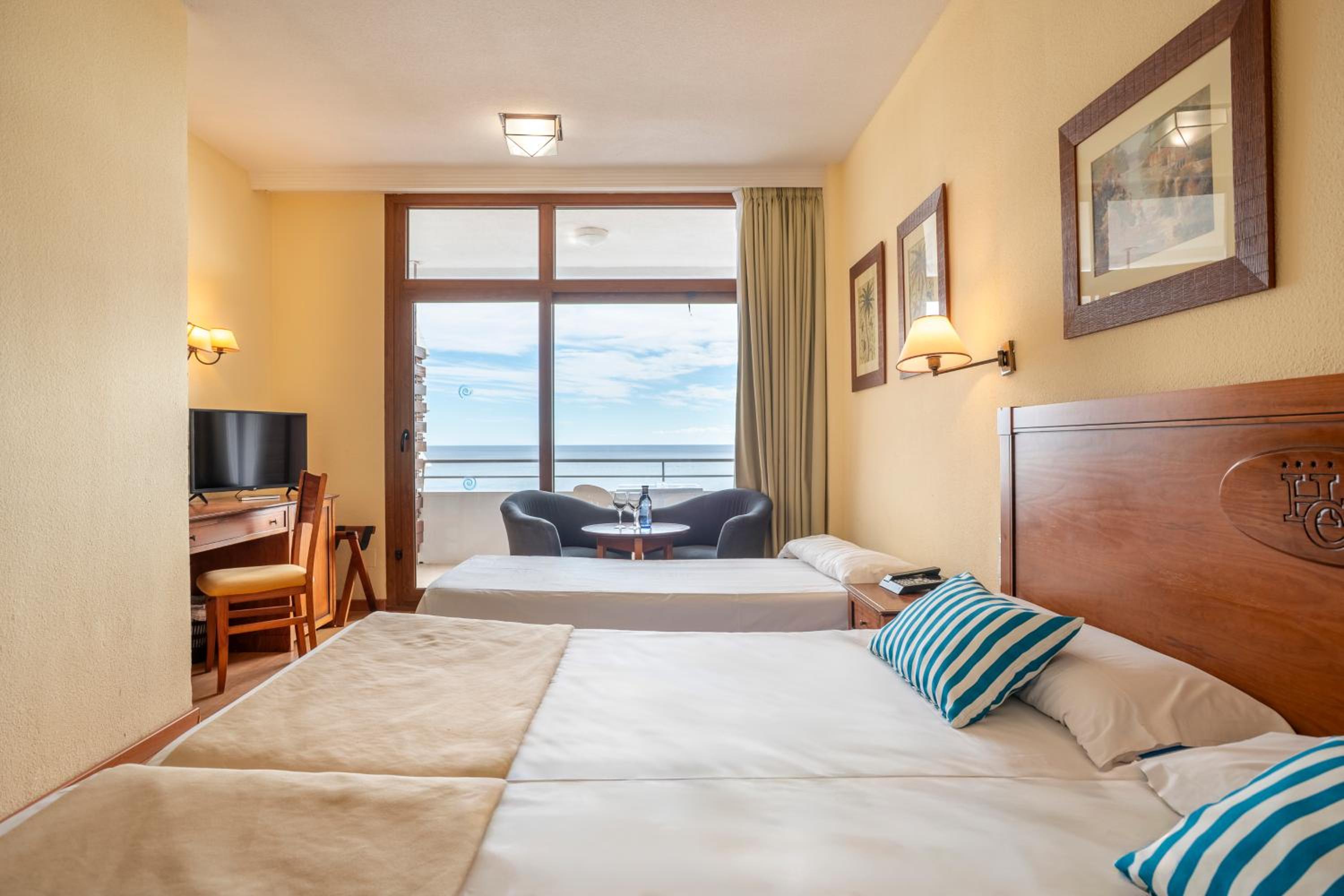 Deluxe Triple Room with Sea View Deluxe Triple Room with Sea View