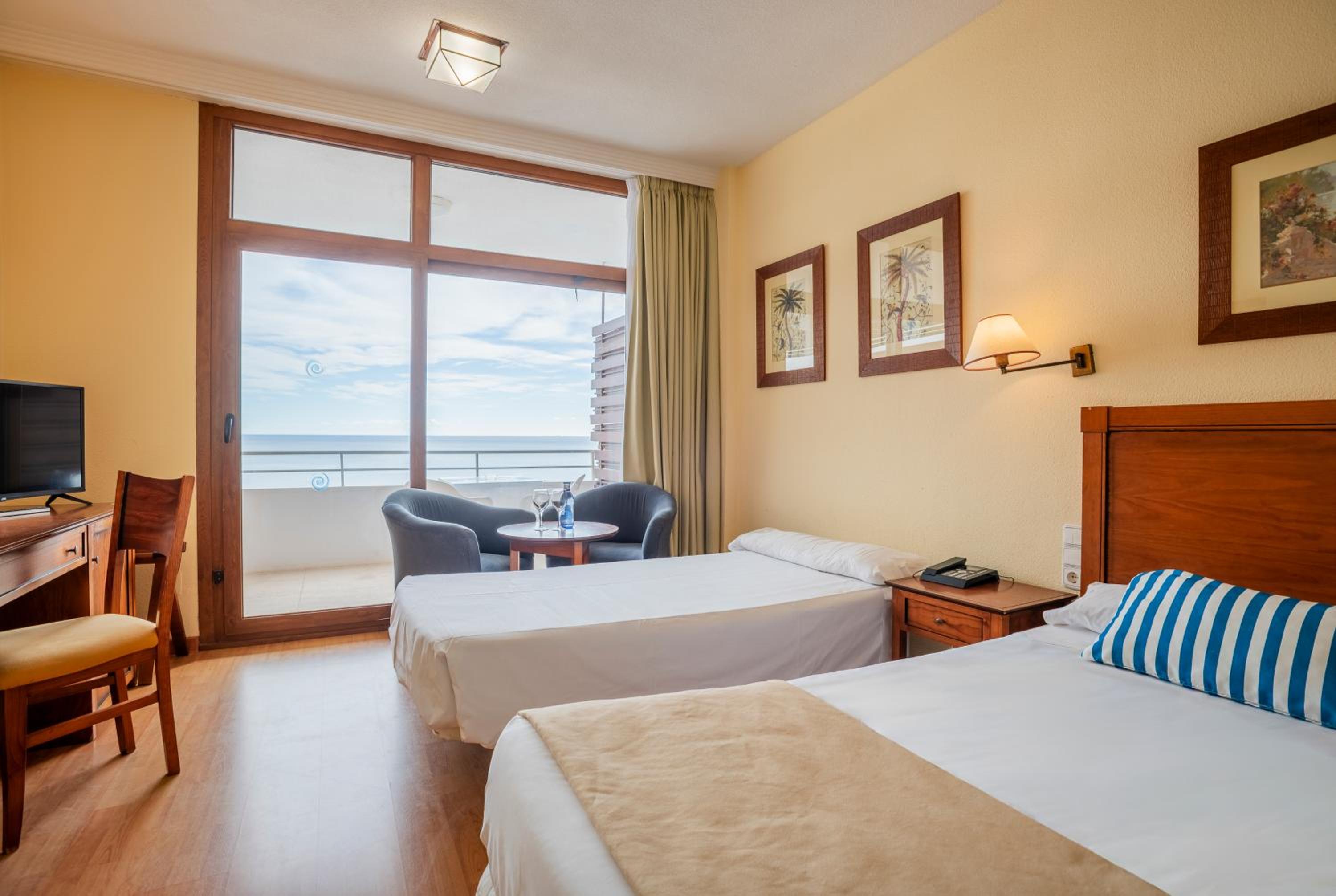 Deluxe Triple Room with Sea View Deluxe Triple Room with Sea View