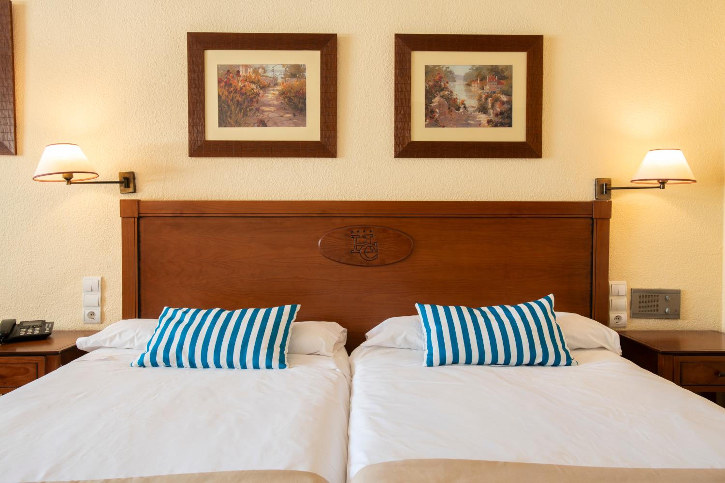 Economy Double Room — the supplier's photographs — photo 3