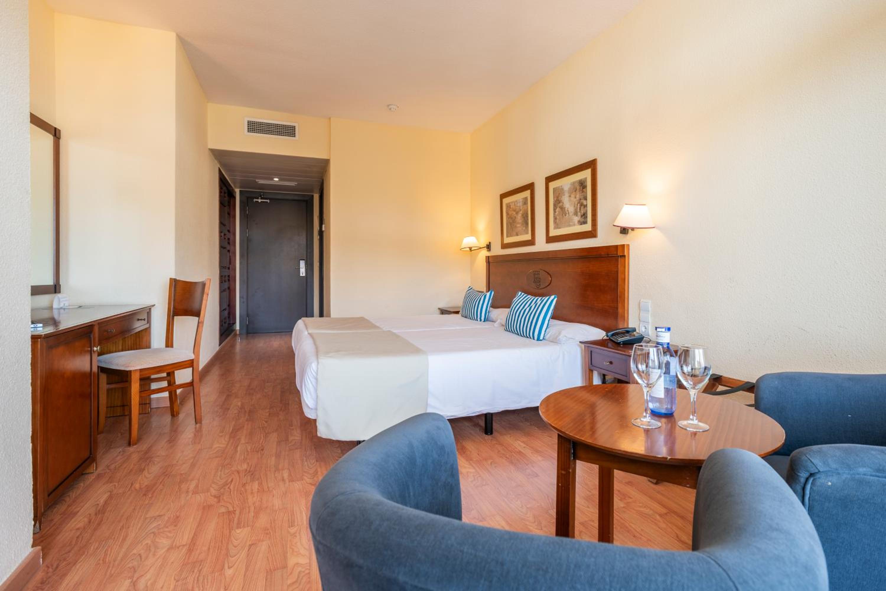 Deluxe Twin Room