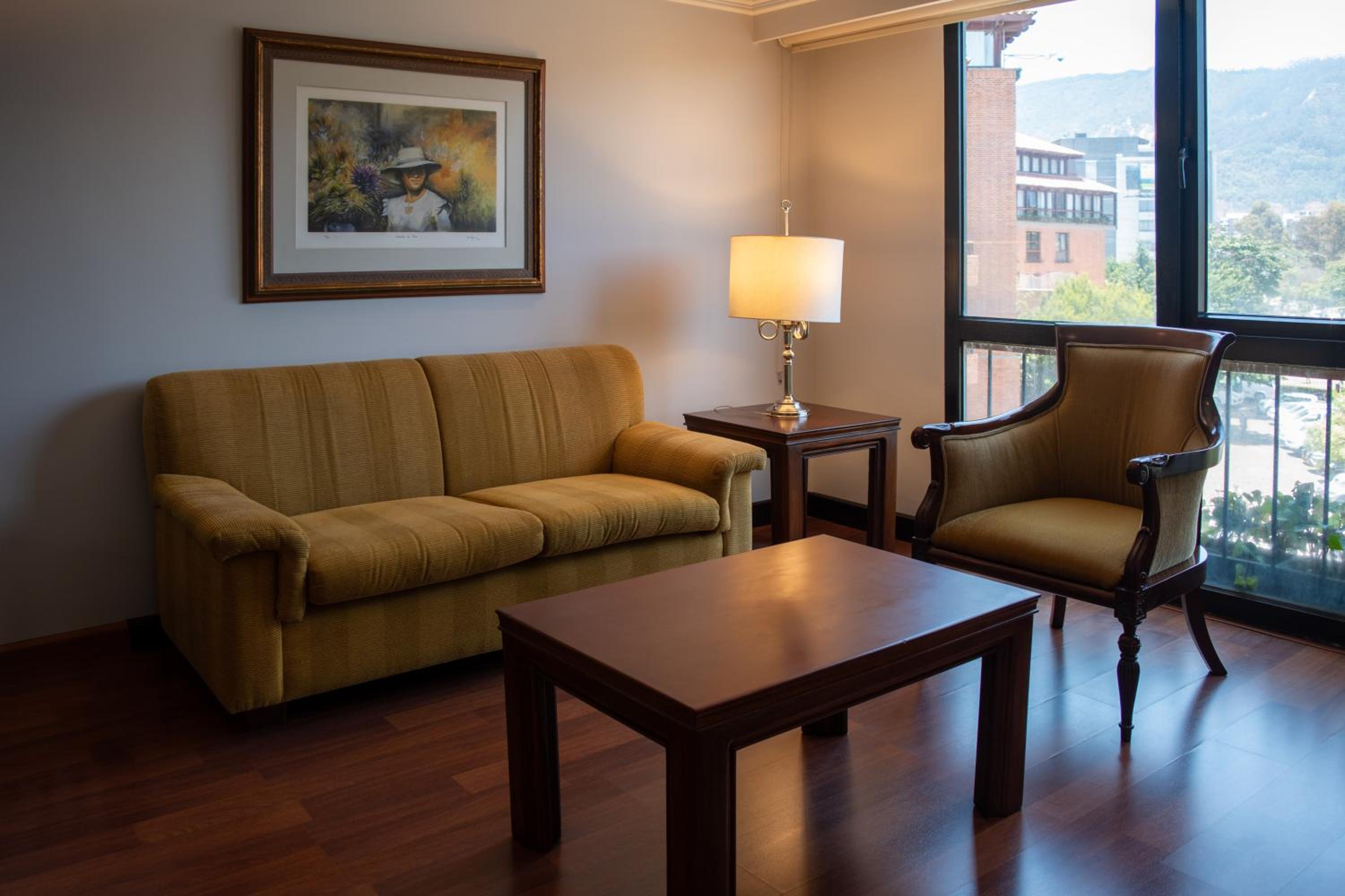 One-Bedroom Suite - Photo 2