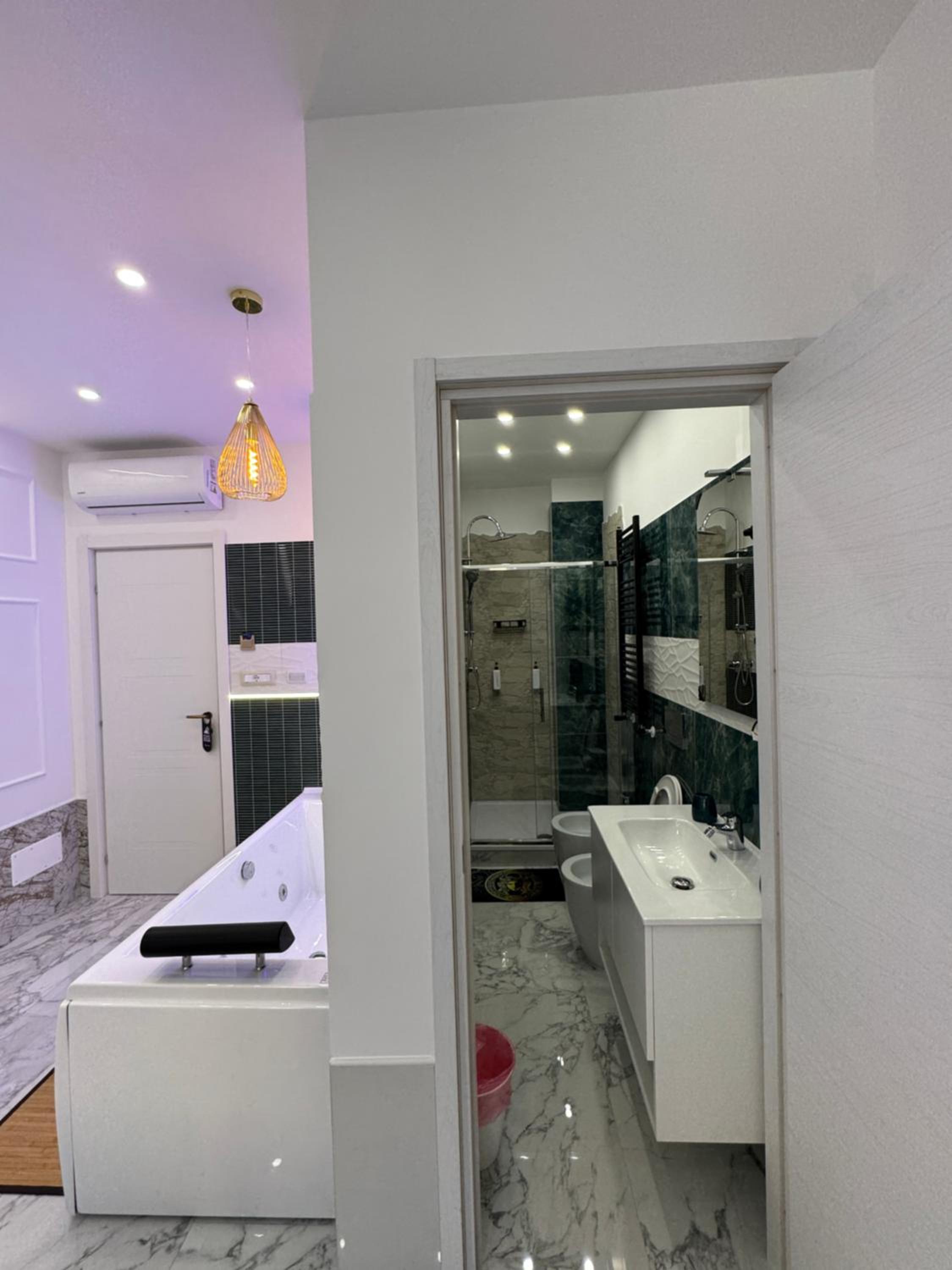 King Room with Spa Bath