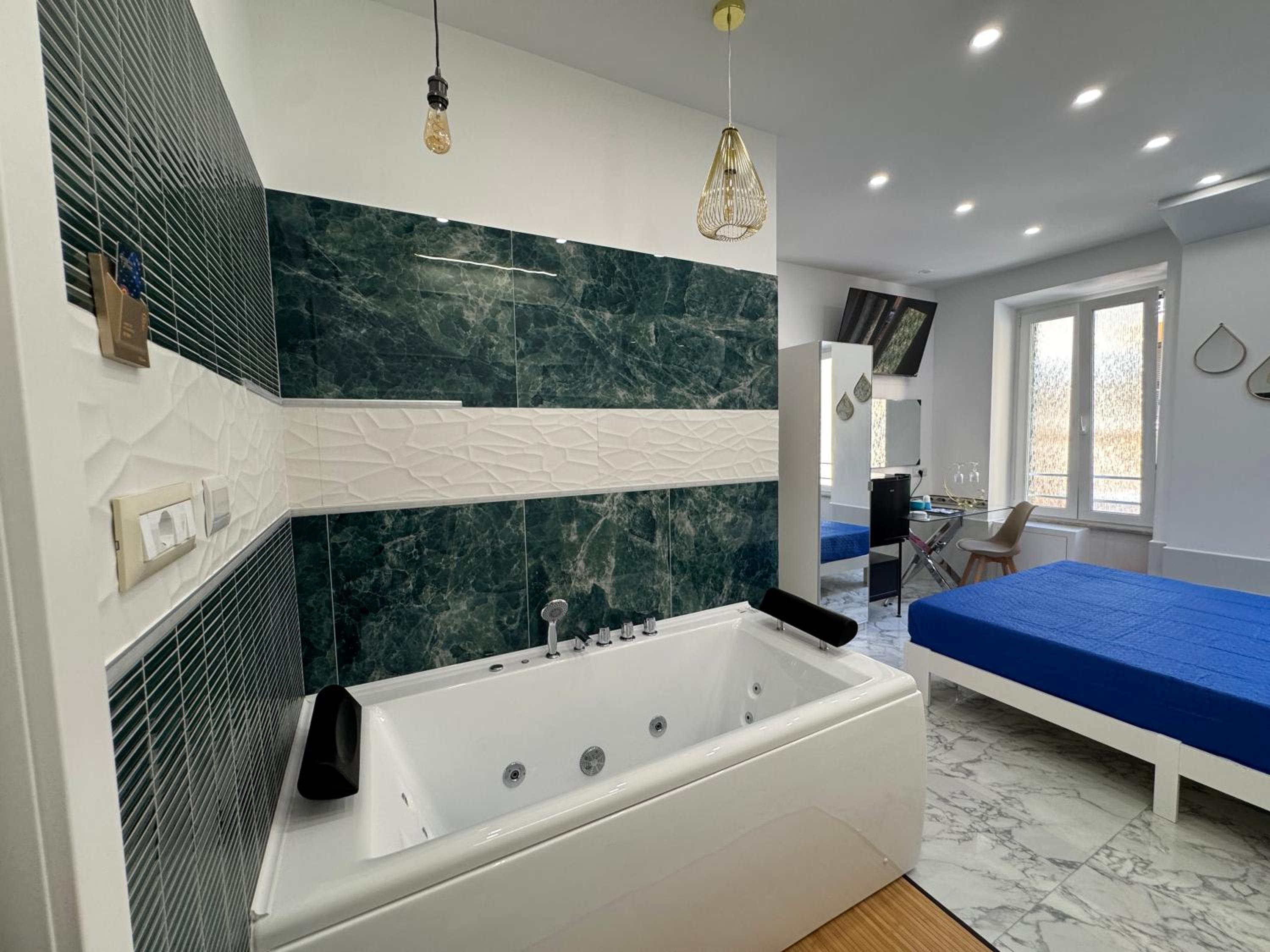 King Room with Spa Bath photo 3