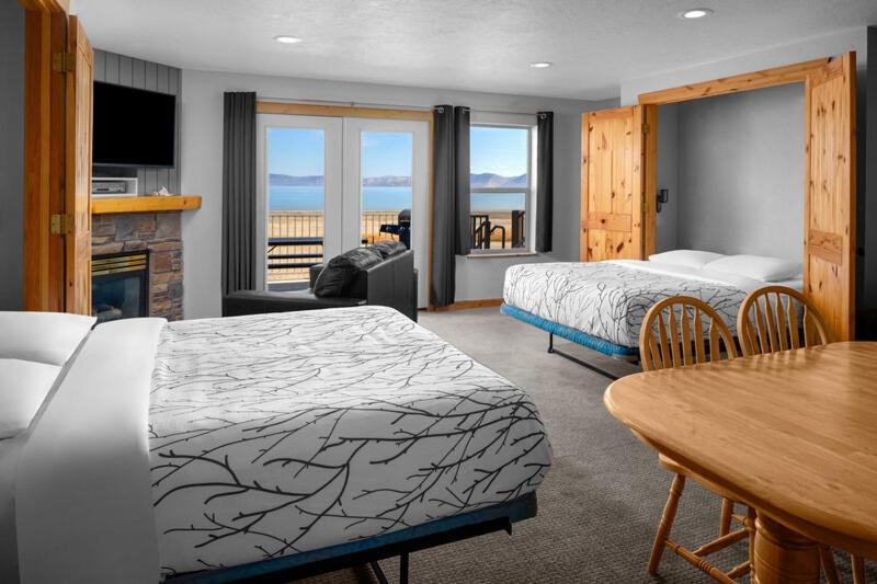 Beach Hotel-Park View Superior Suite (Sleeps 8) photo 1