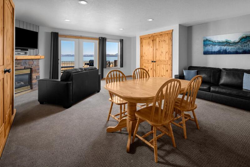 Beach Hotel-Park View Superior Suite (Sleeps 8) photo 2