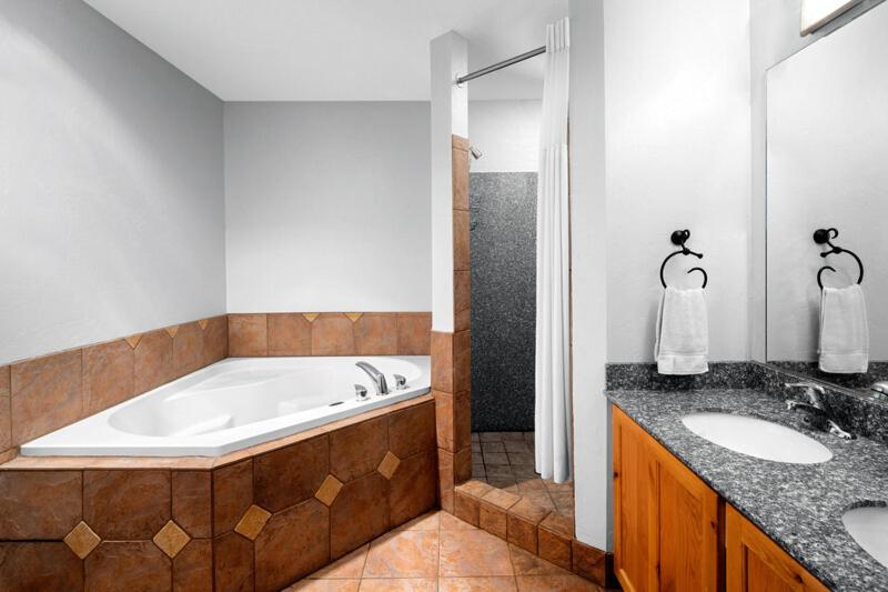 Beach Hotel-Lake View Junior Suite (Sleeps 4) photo 1