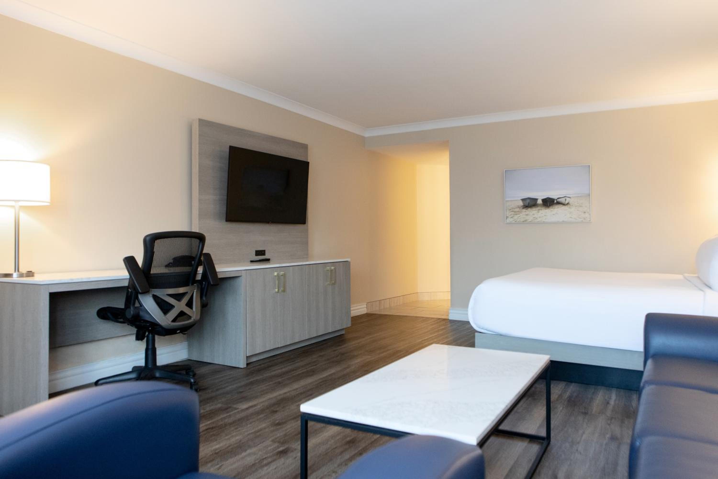 Deluxe King Room photo 3