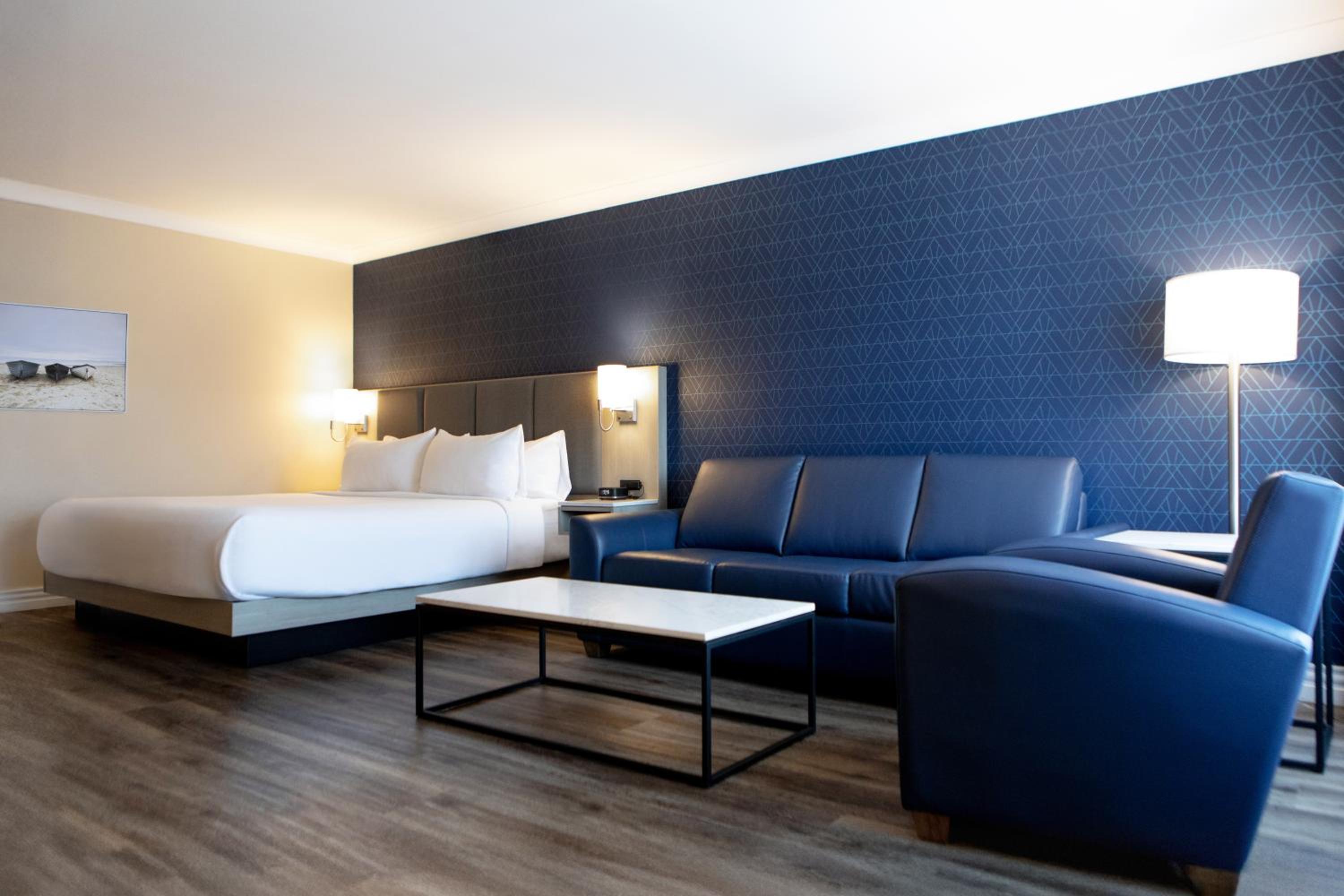 Deluxe King Room photo 2