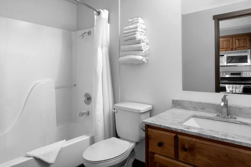 Park Hotel-Tri-Level Condo (Sleeps 12) photo 2