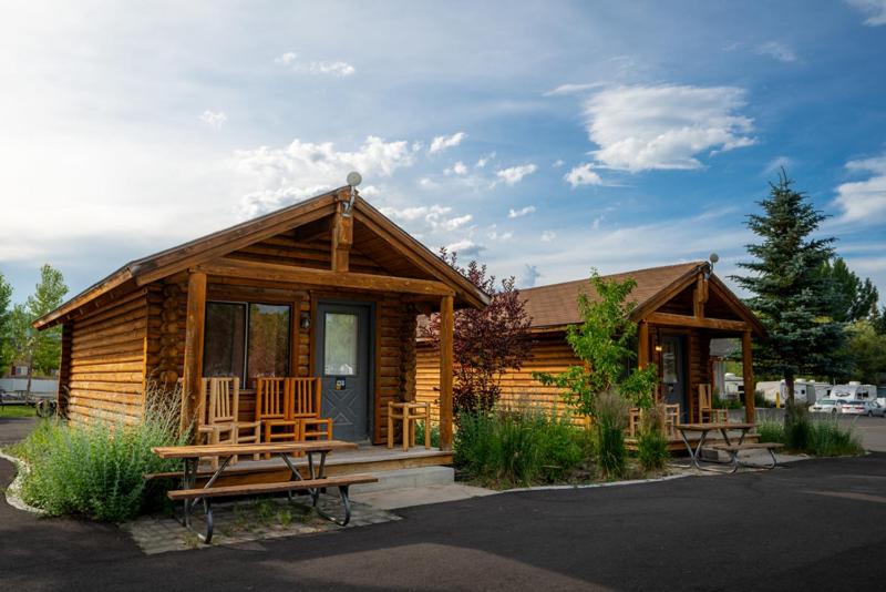Log Cabin (Sleeps 4) photo 1