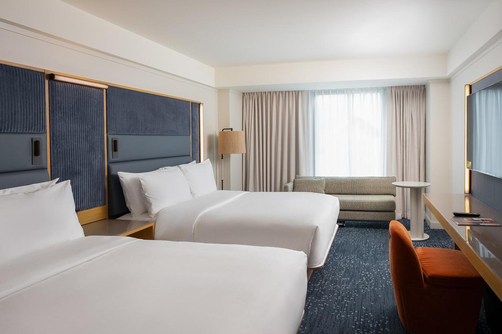 Deluxe Queen Room