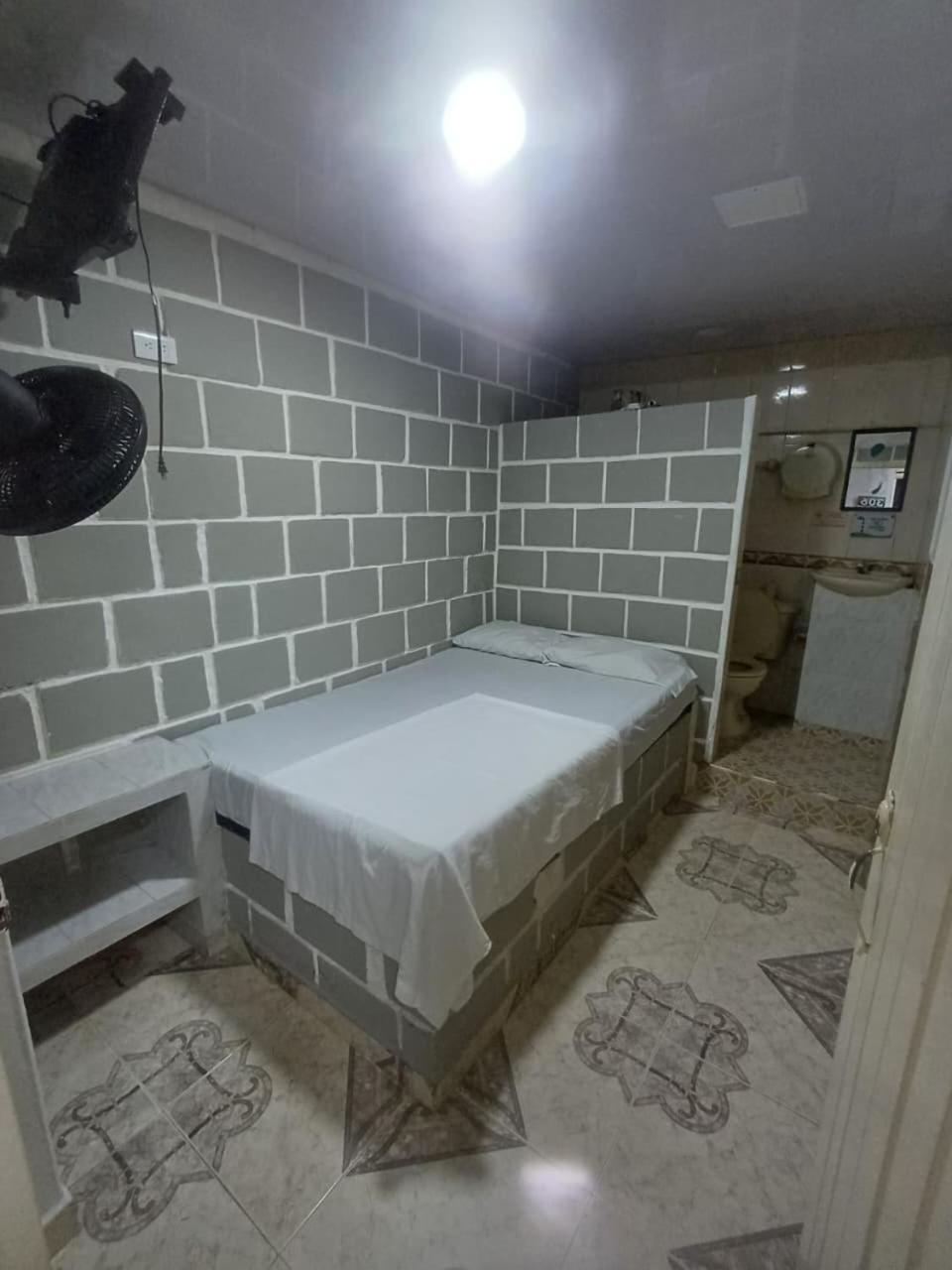 Budget Single Room photo 2