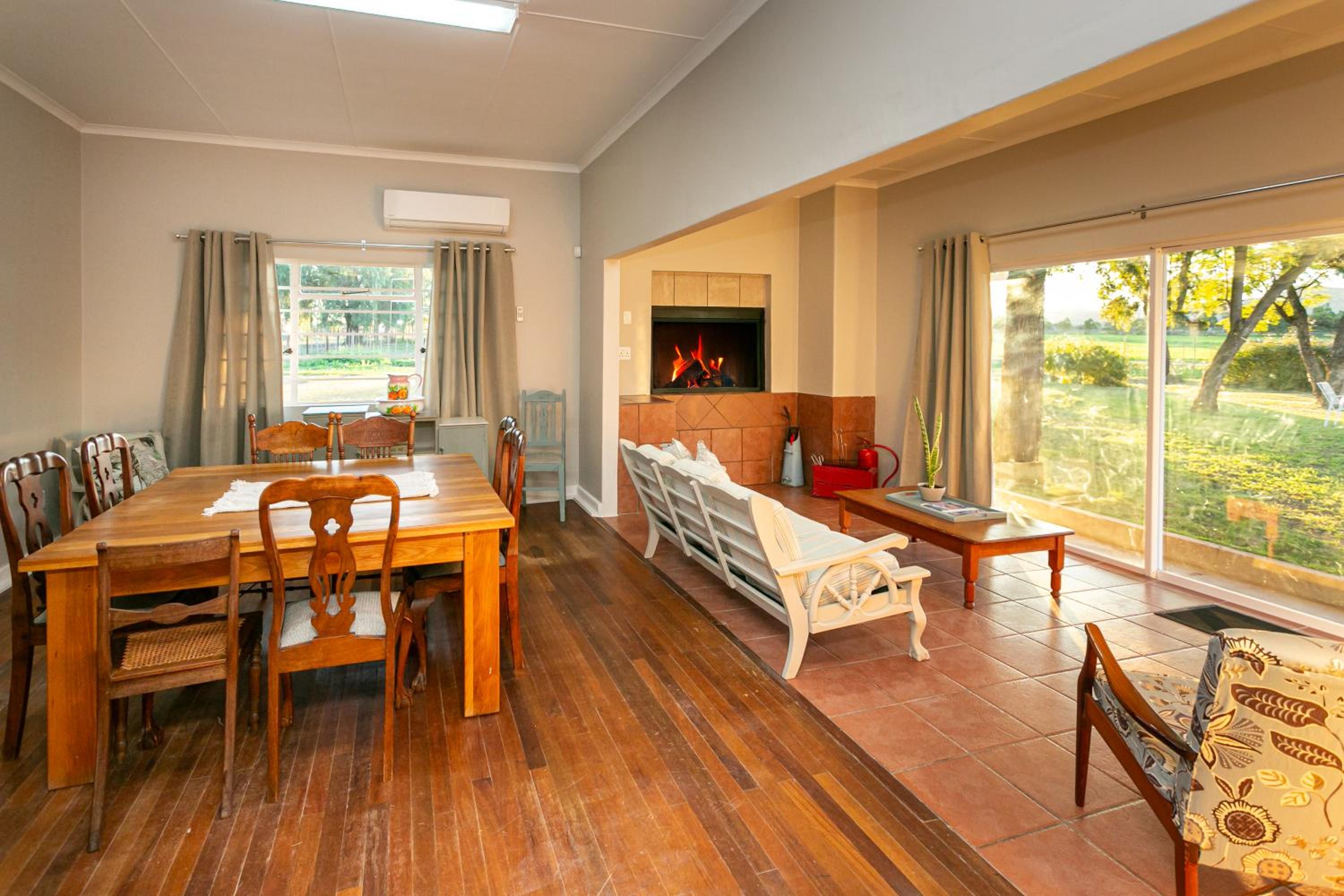 Four-Bedroom Vacation Home photo 2