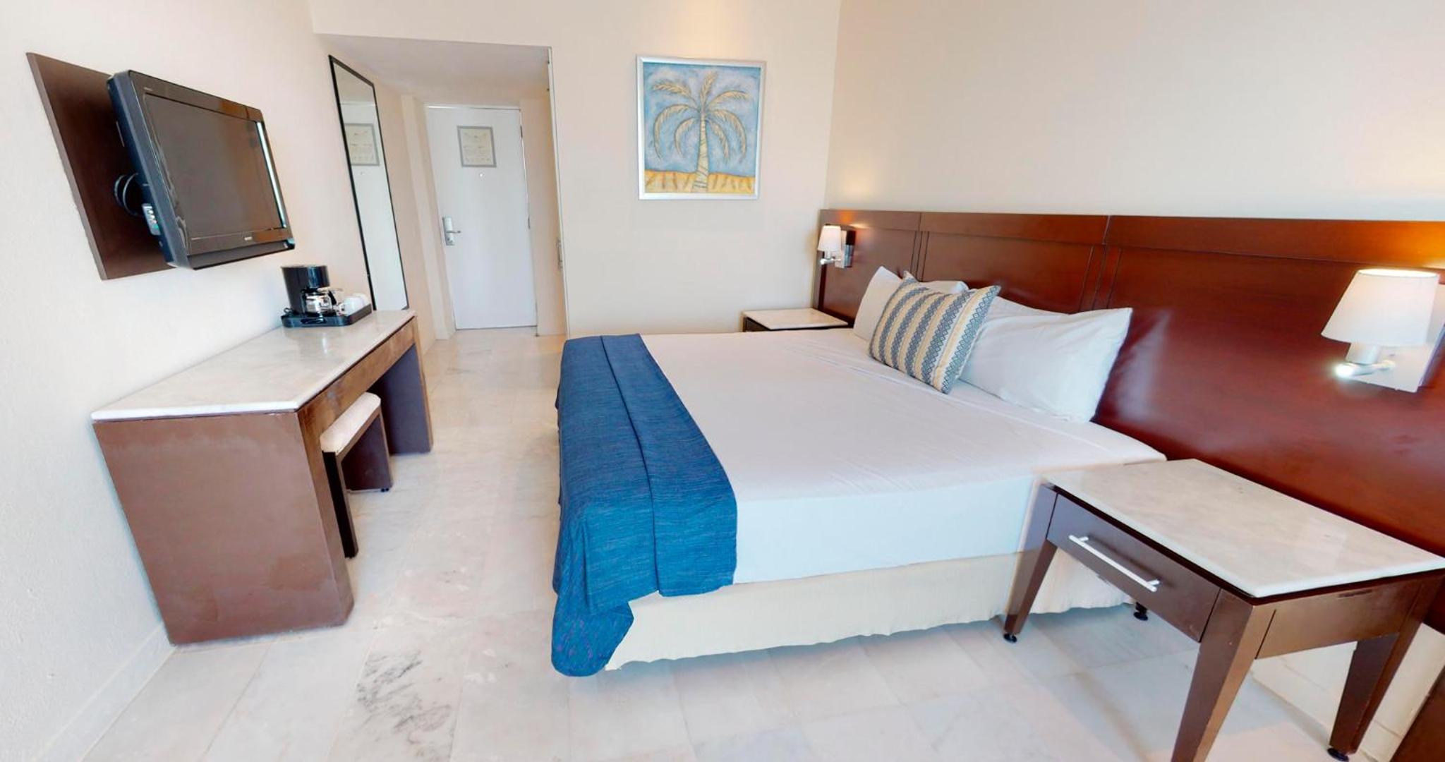 Standard King Room with Ocean View
