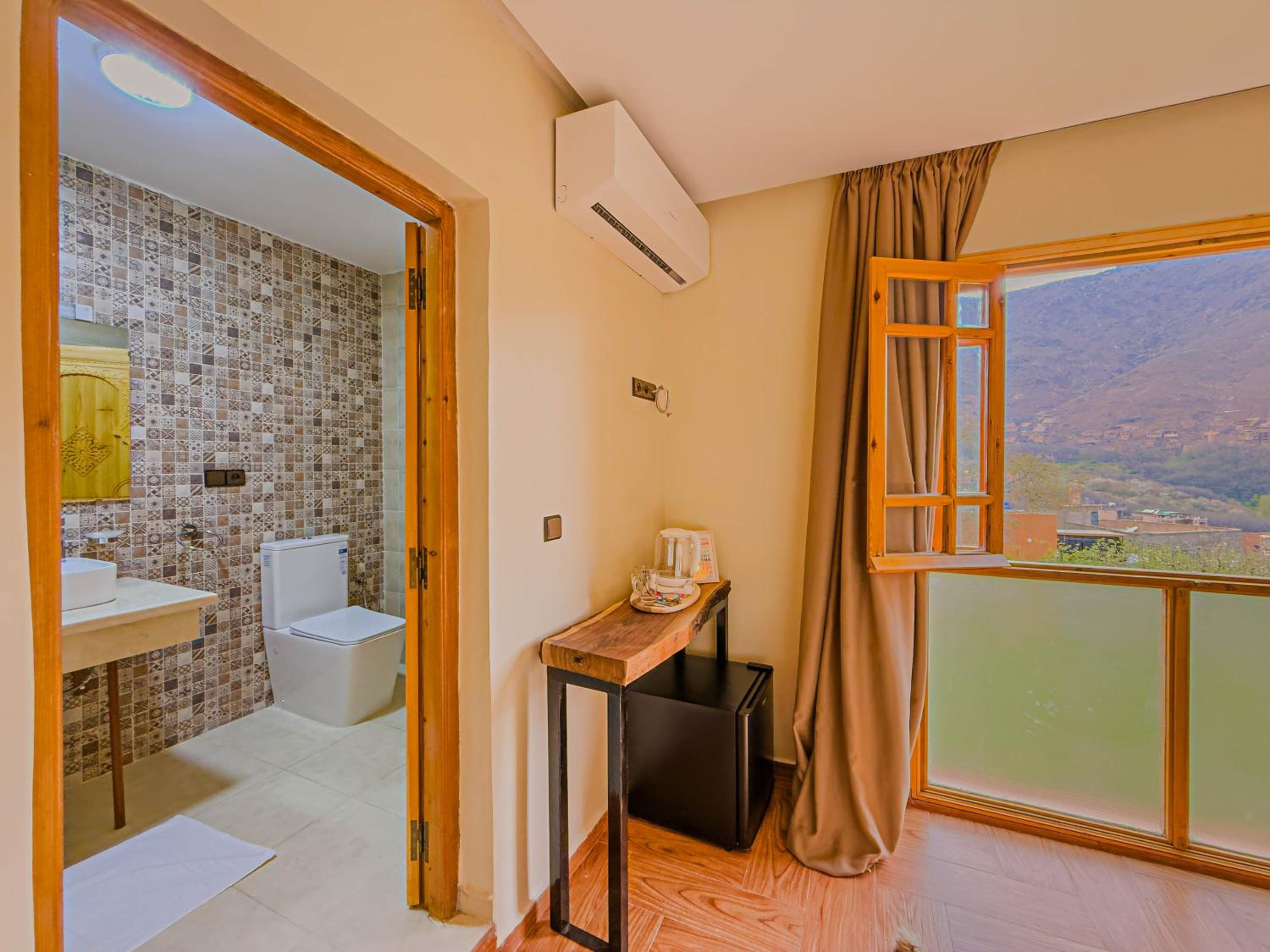 Deluxe Double Room photo 2