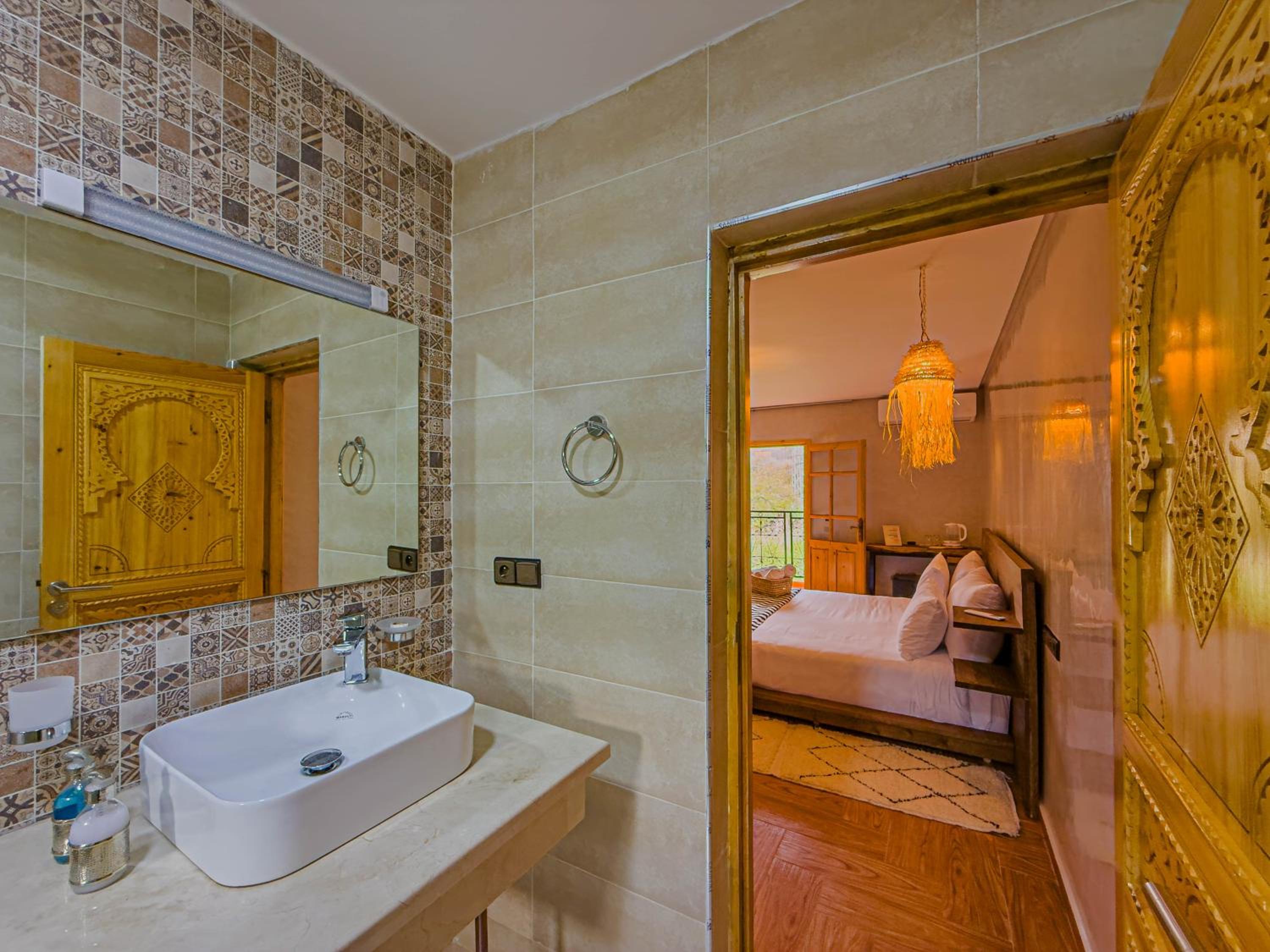 Deluxe Double Room with Balcony photo 1