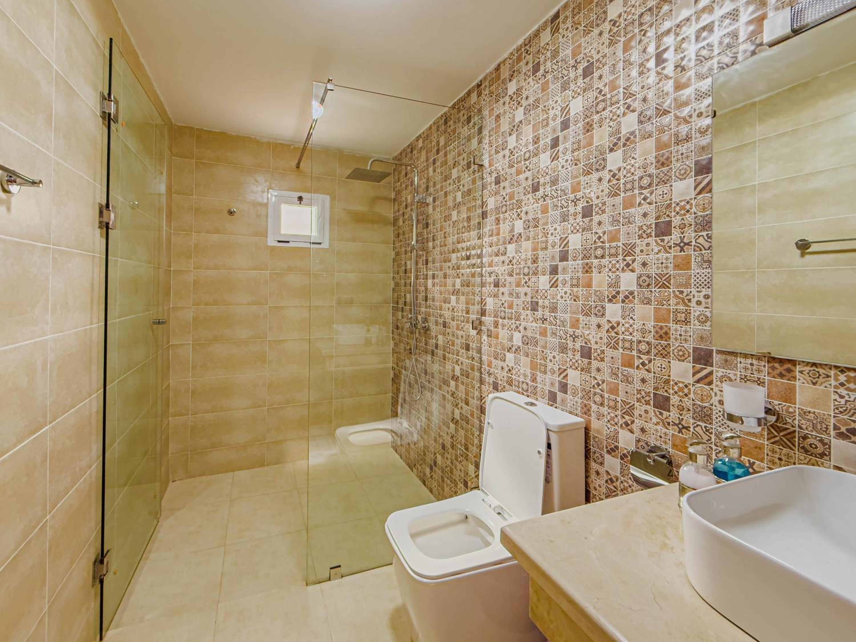 Deluxe Double Room with Balcony photo 2