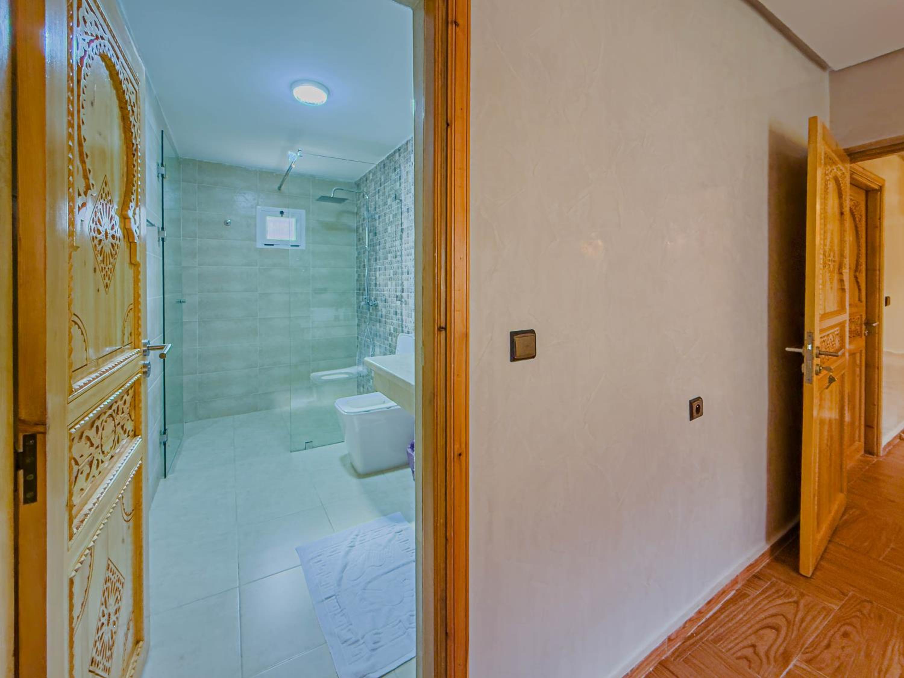 Deluxe Double Room with Balcony photo 3