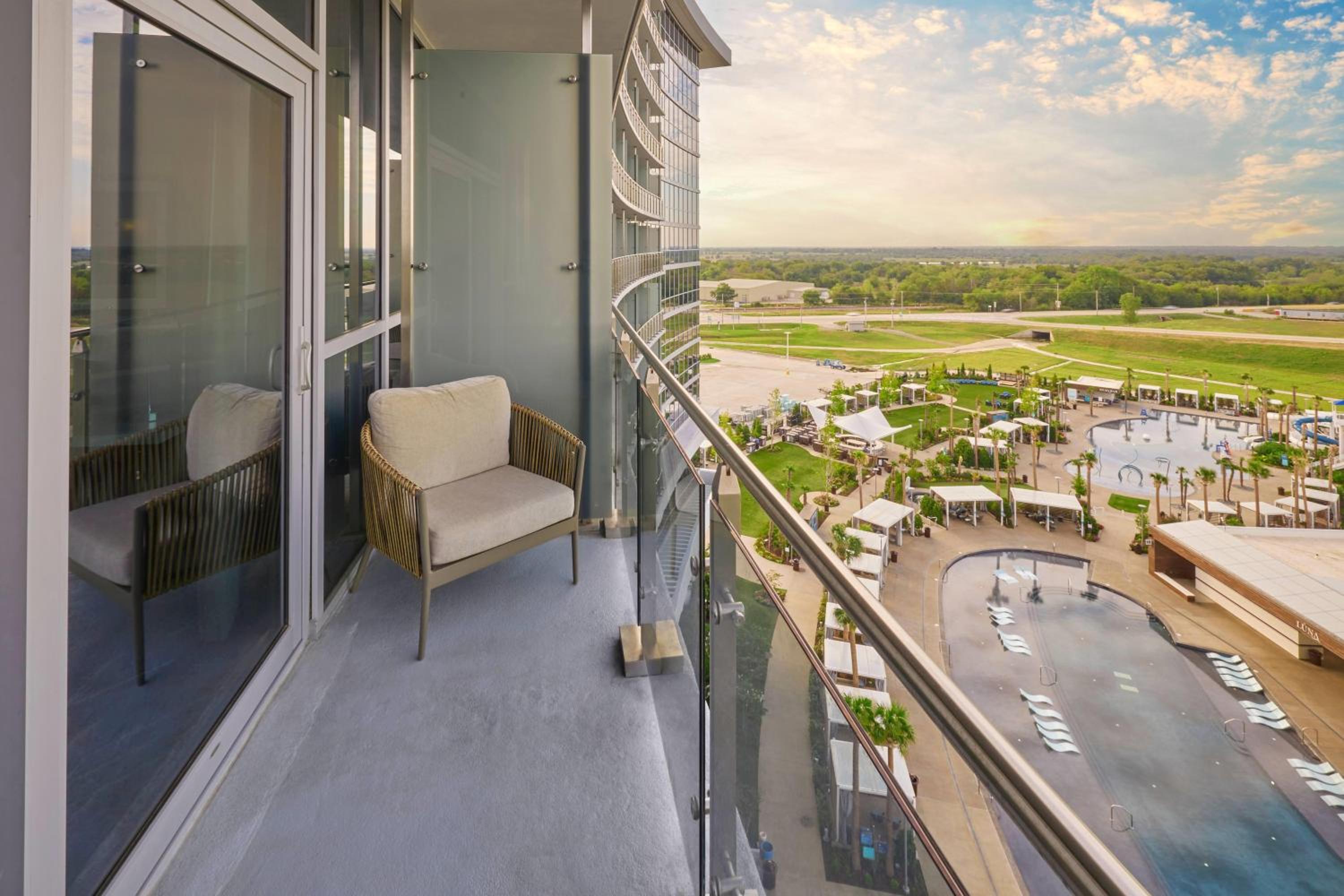 Premium Queen Room with Two Queen Beds, Sky Tower - Non-Smoking photo 2