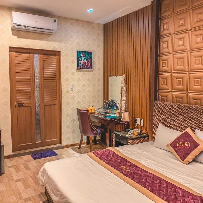 Double Room with Pool View - Photo 9