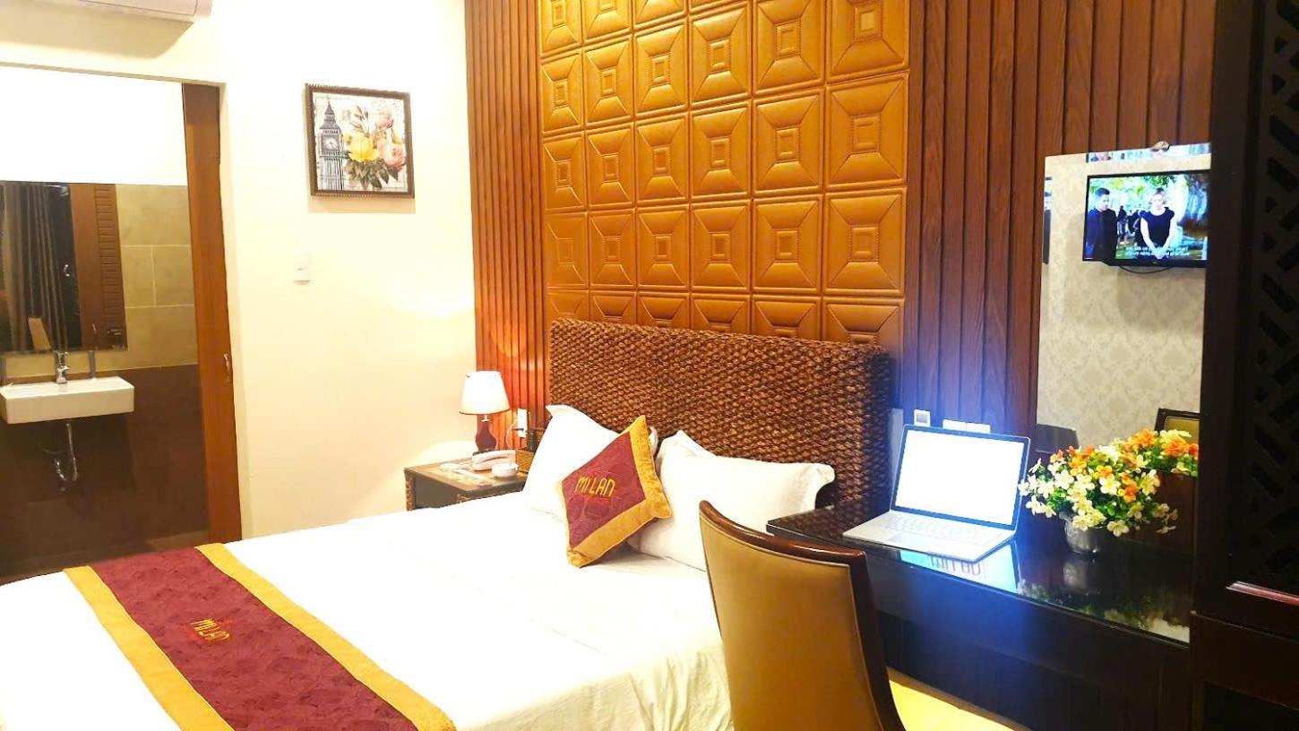Double Room with Pool View - Photo 5