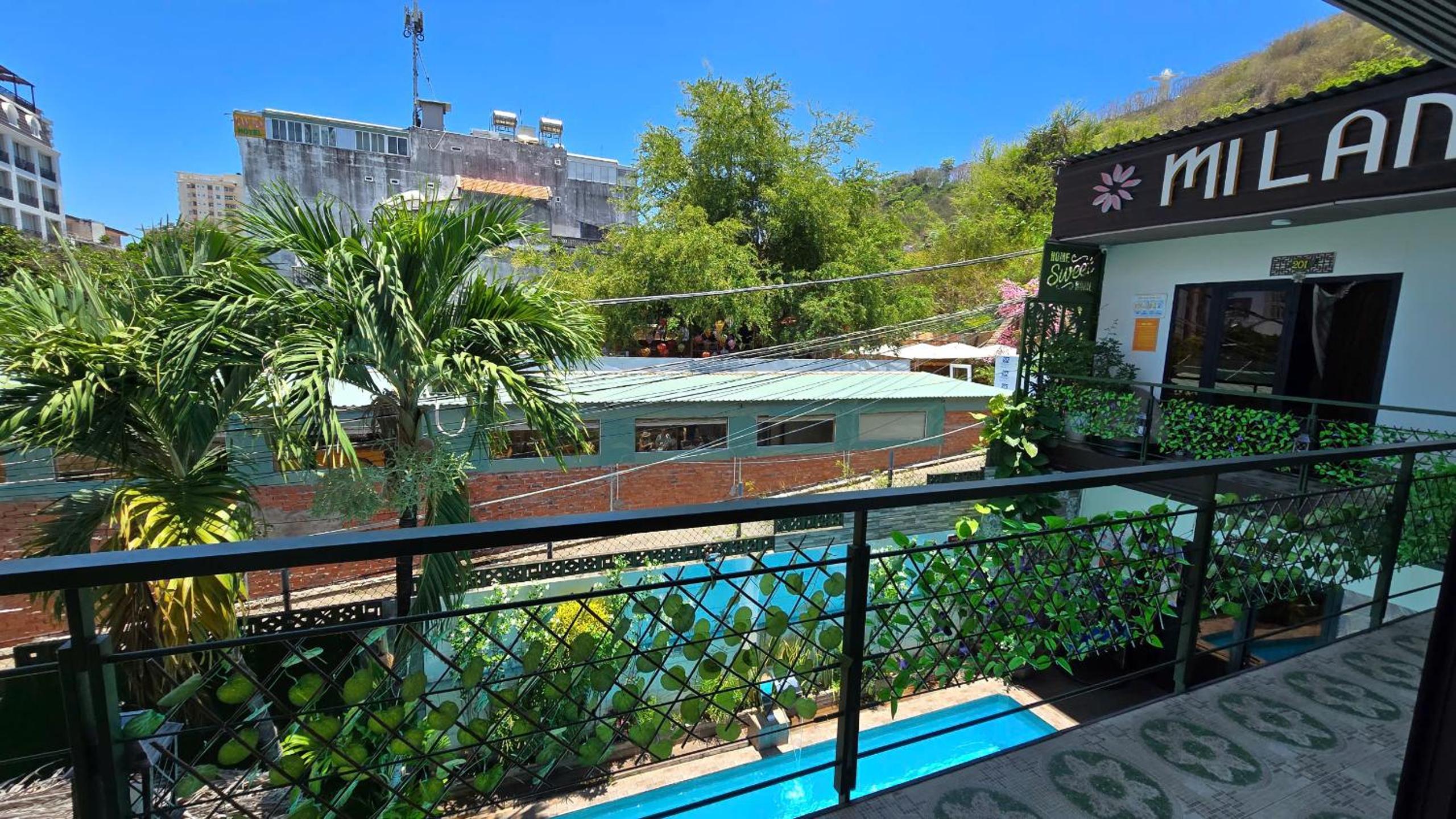 Double Room with Pool View - Photo 1