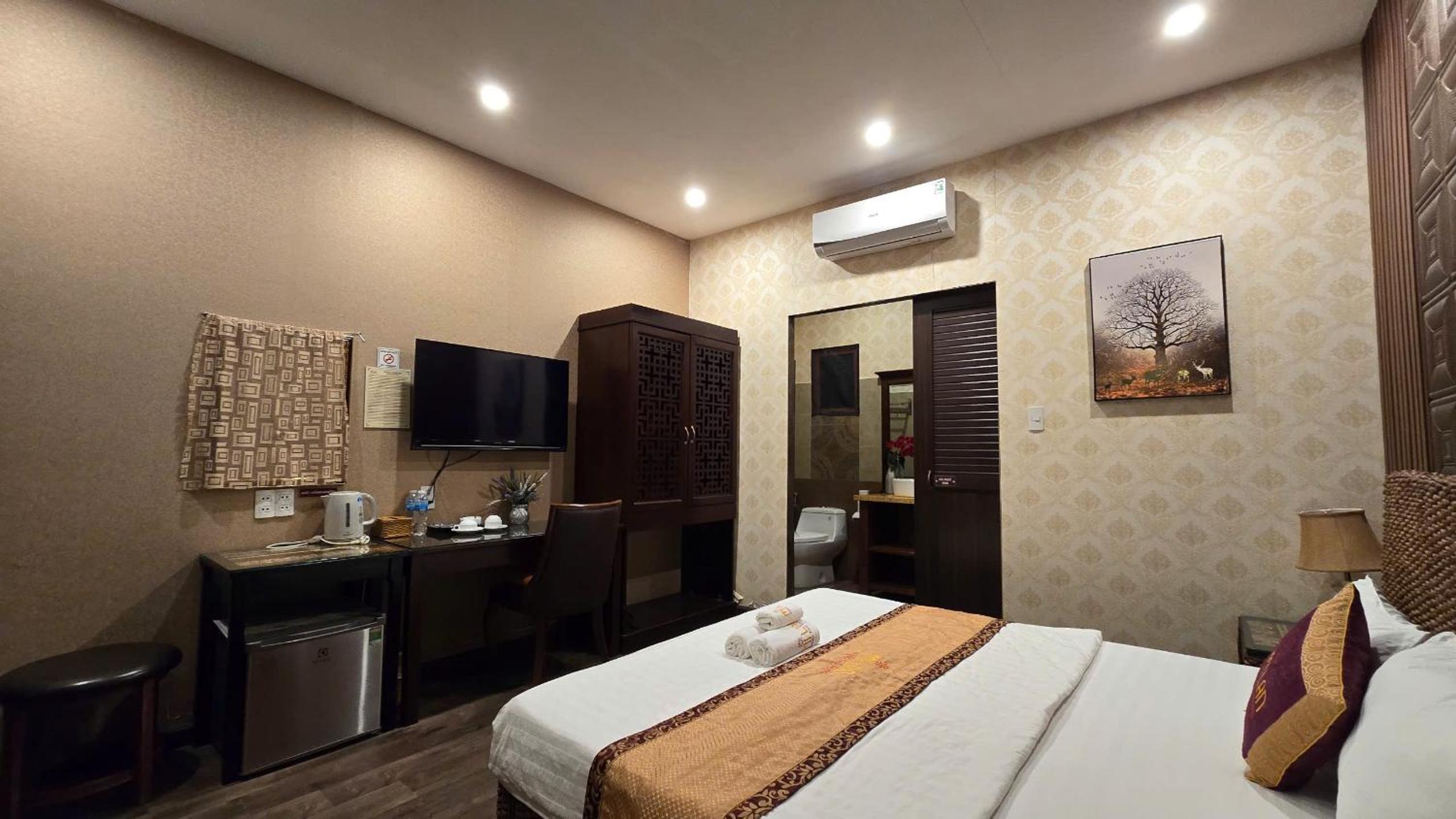 Deluxe Double Room with Balcony