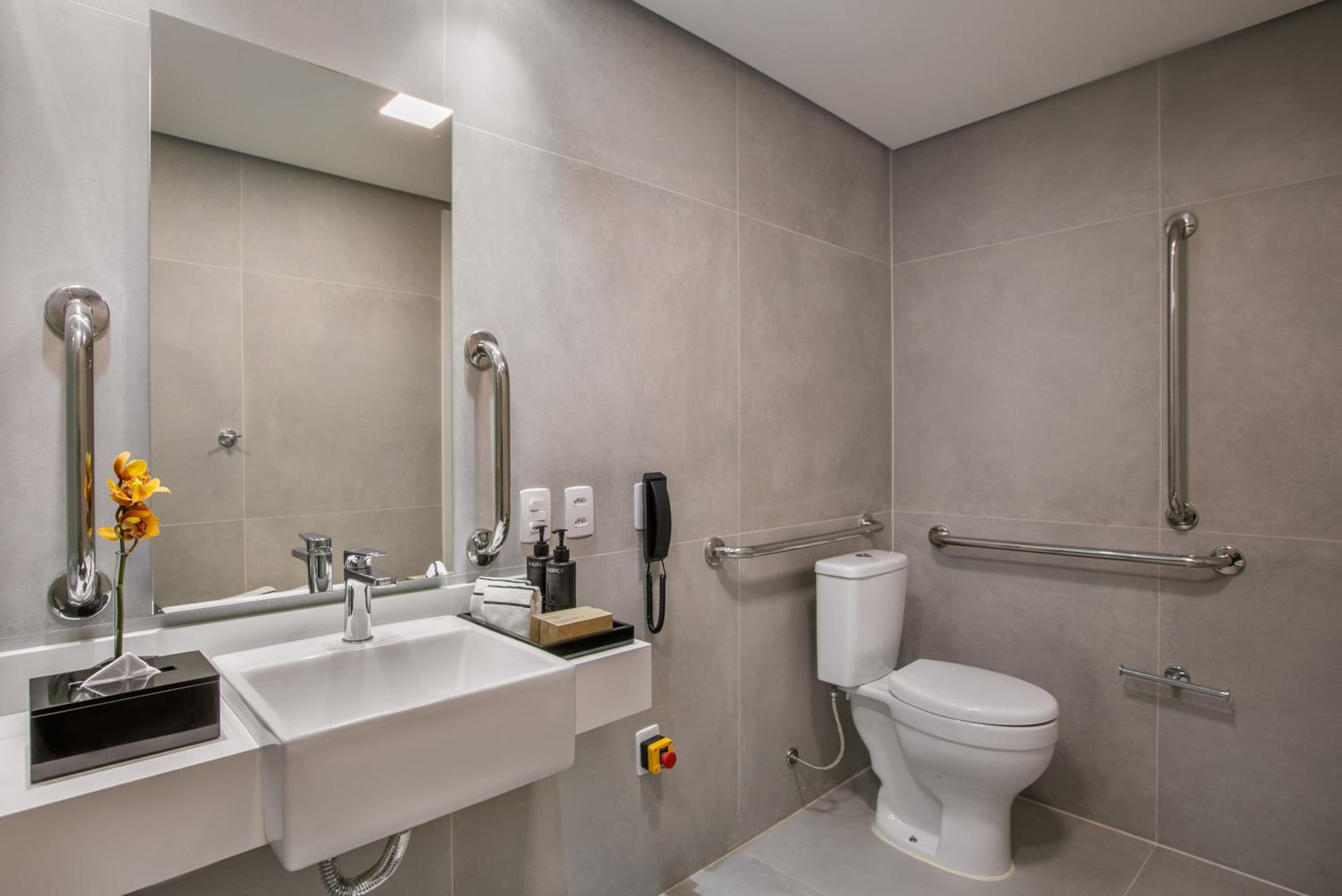 Accessible Room - Photo 9