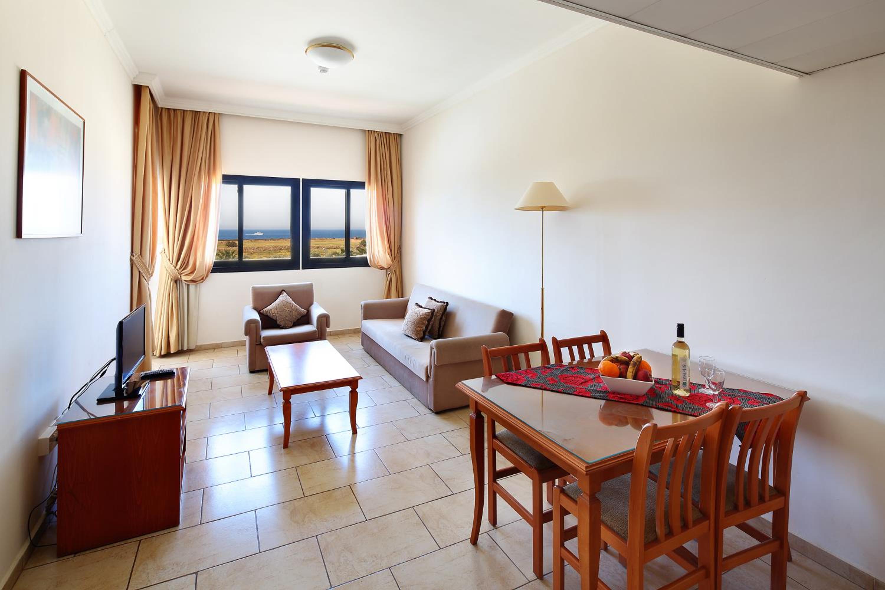 Family One-Bedroom Apartment (2 Adults + 1 Child)