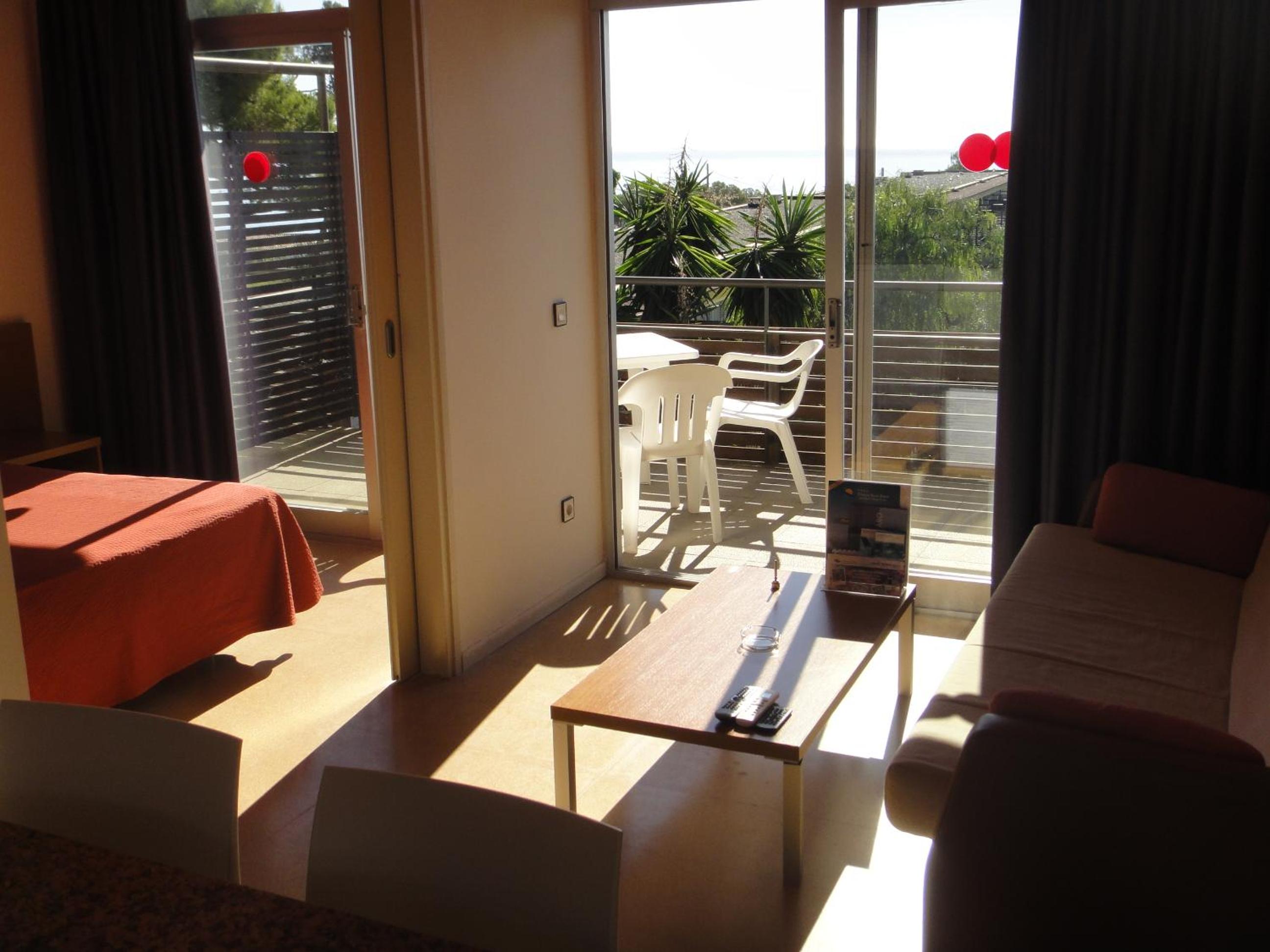 Apartamento con vista a la piscina