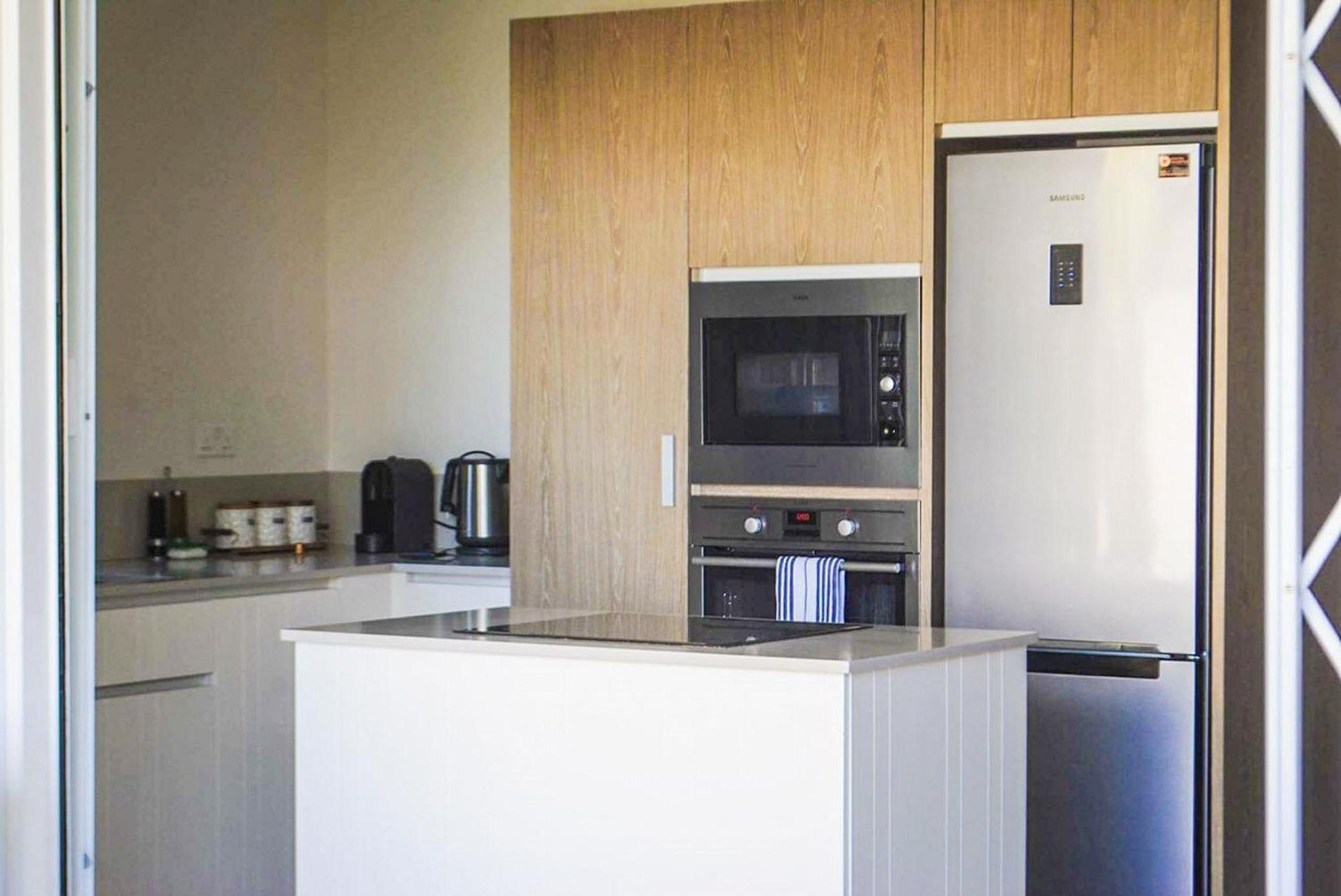 Seaview Apartment 1 or 3 Bedrooms photo 3