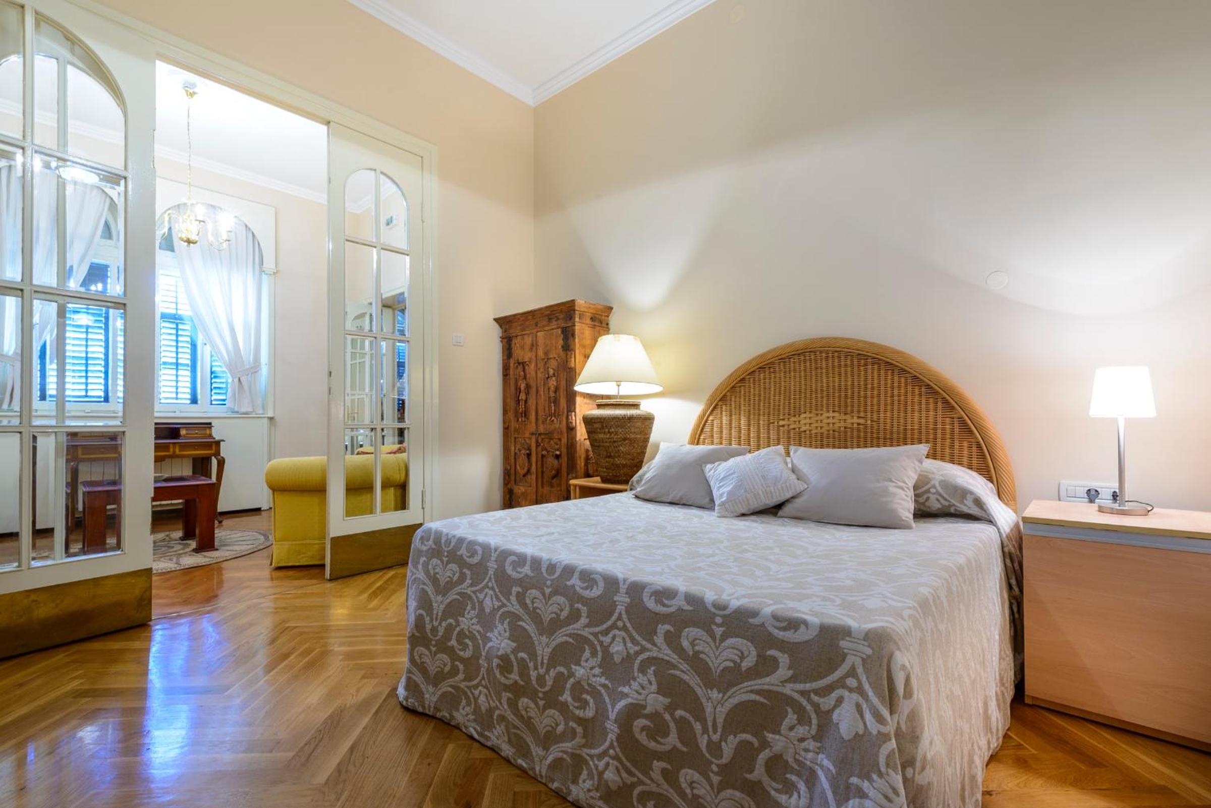 Five-Bedroom Villa with Terrace and Sea View
