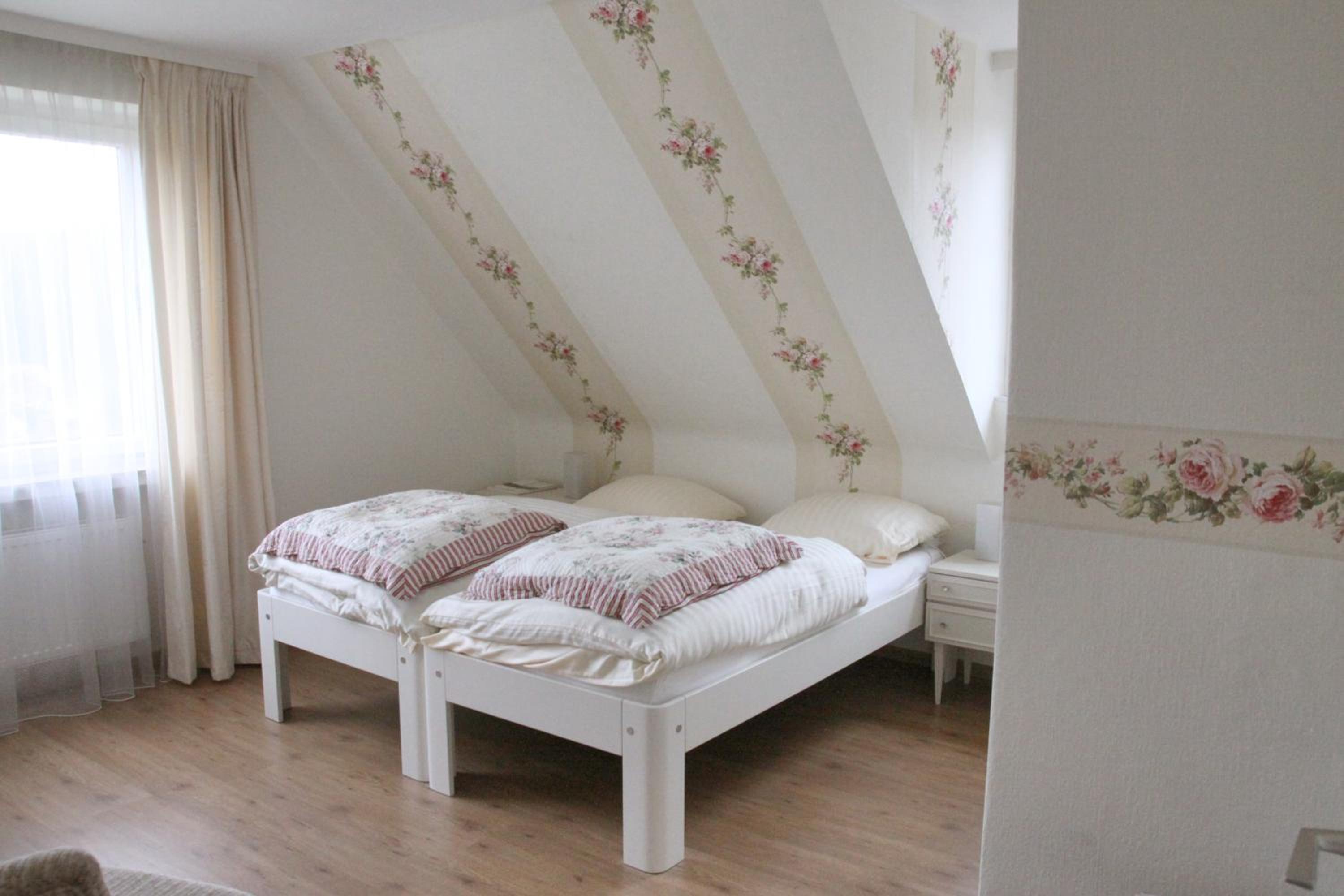 Standard Twin Room photo 1