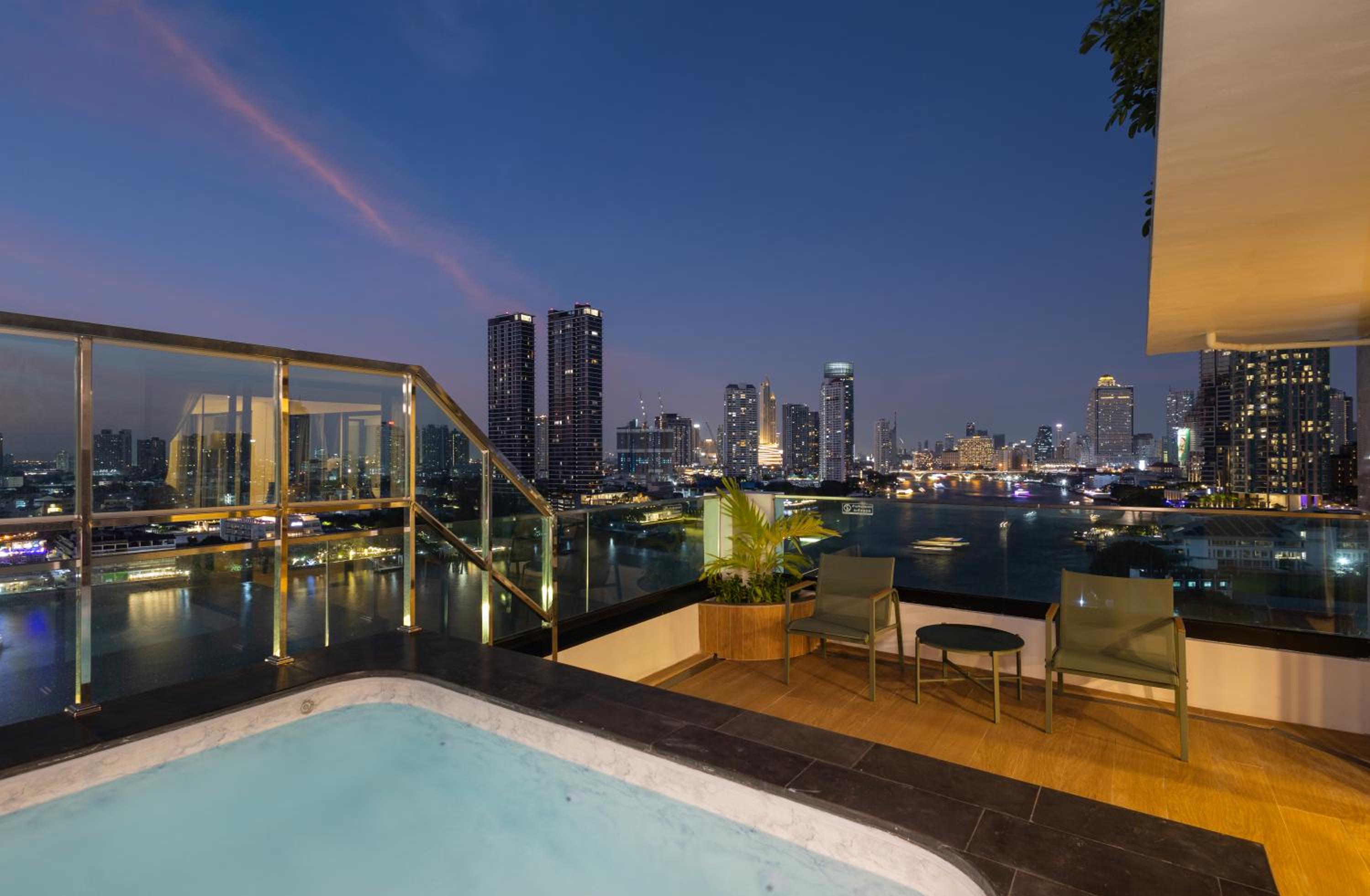 Private Terrace Suite with King Bed and Jetted Tub - Plunge Pool thumbnail 5